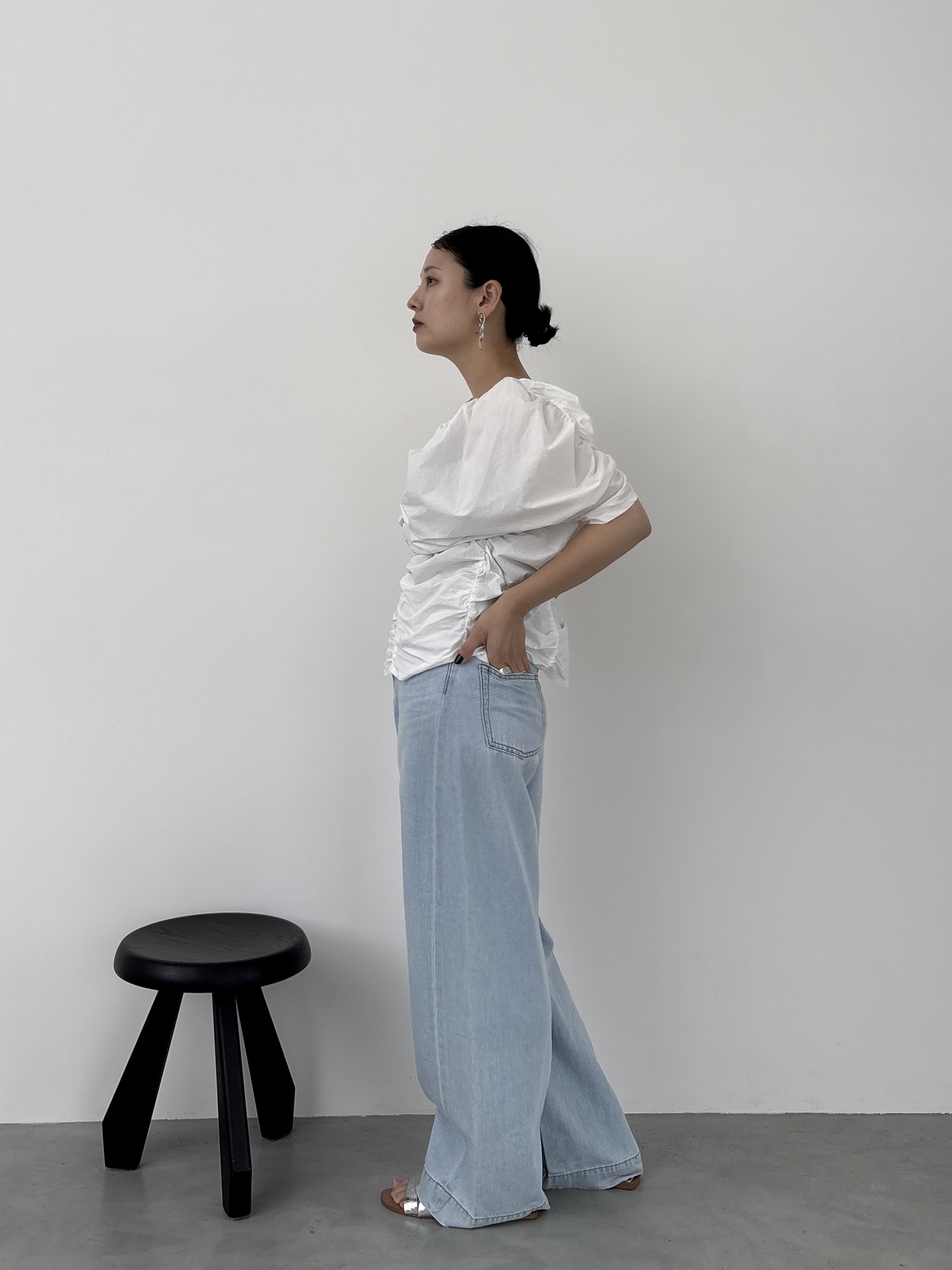 ayanoさんの「INDIVI｜シャーリングオフショルブラウス」を使ったコーディネート