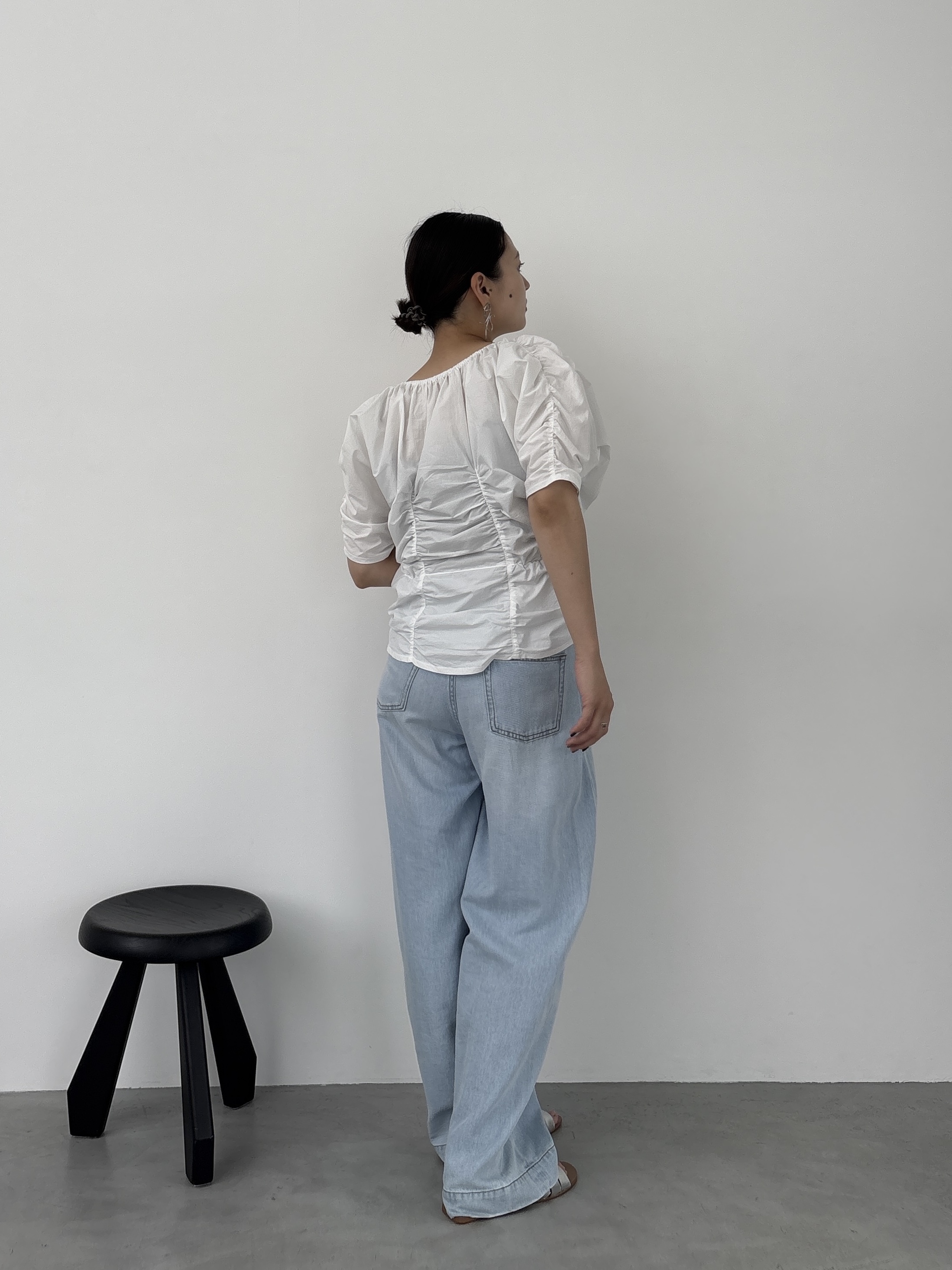 ayanoさんの「INDIVI｜シャーリングオフショルブラウス」を使ったコーディネート