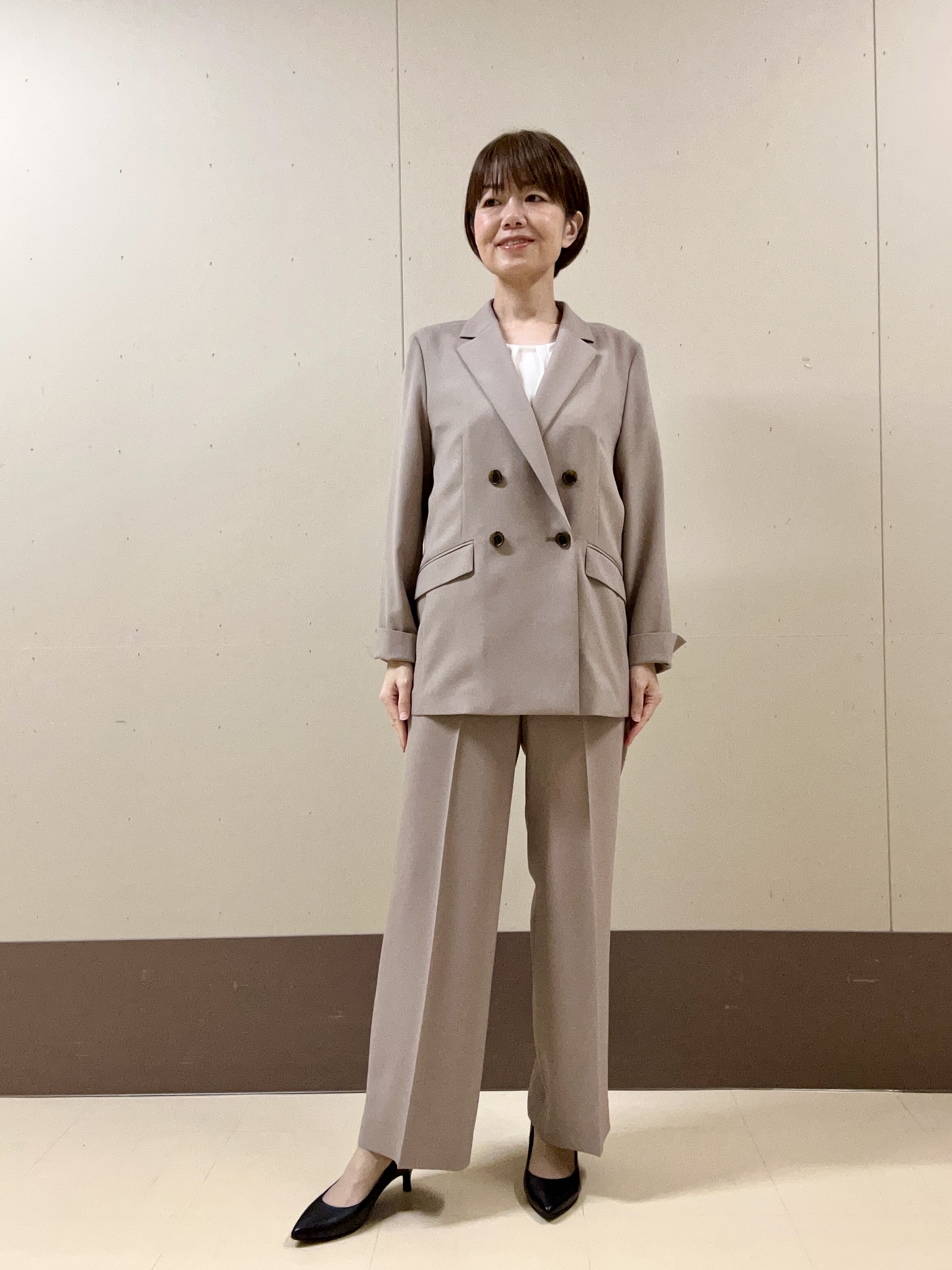 hosoiさんの「UNTITLED｜【新色追加/セットアップ可】エアリー ダブルブレストジャケット」を使ったコーディネート