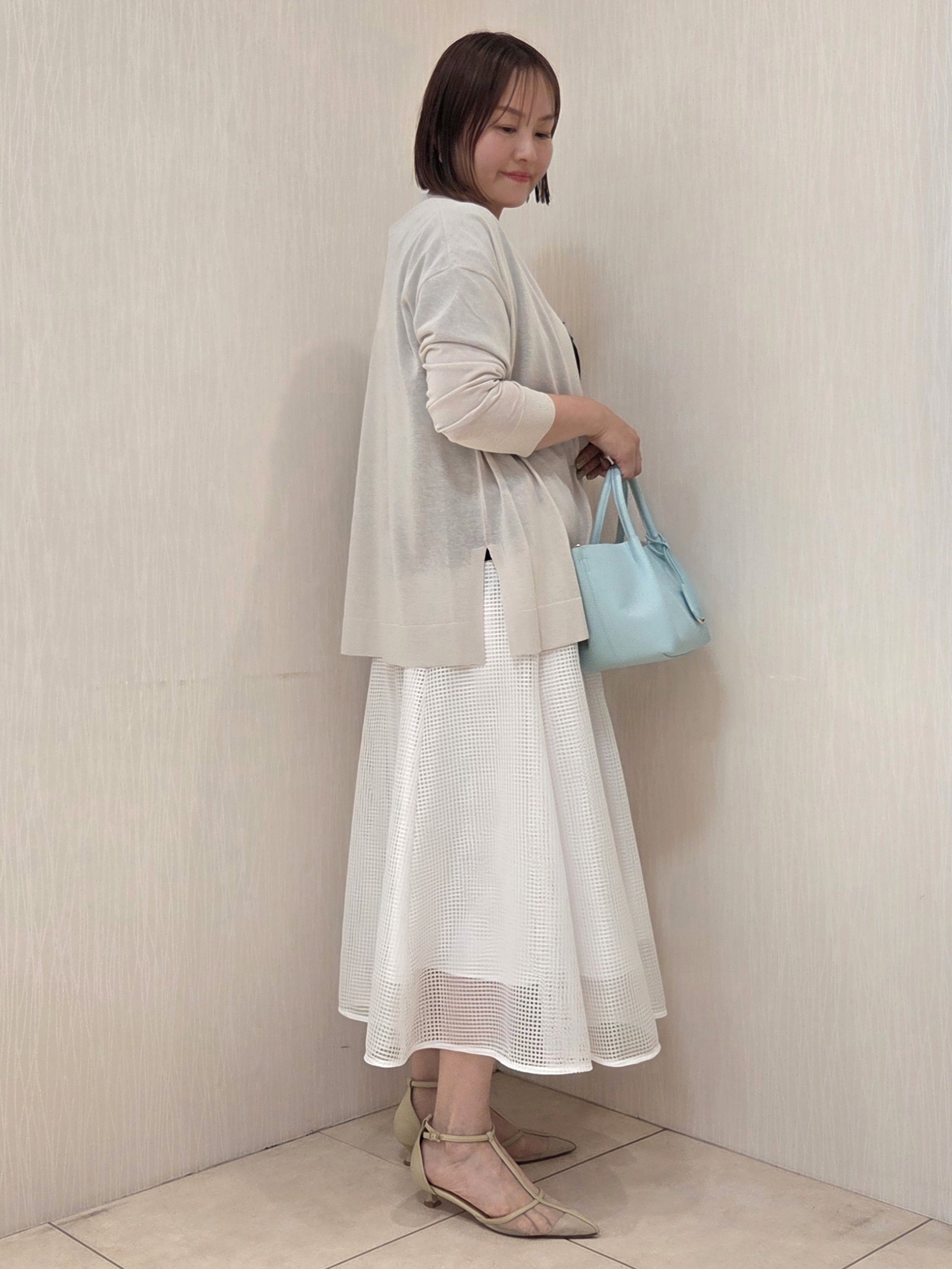naokoさんの「UNTITLED｜【接触冷感/通気性/洗える】Vネックフリルブラウス」を使ったコーディネート