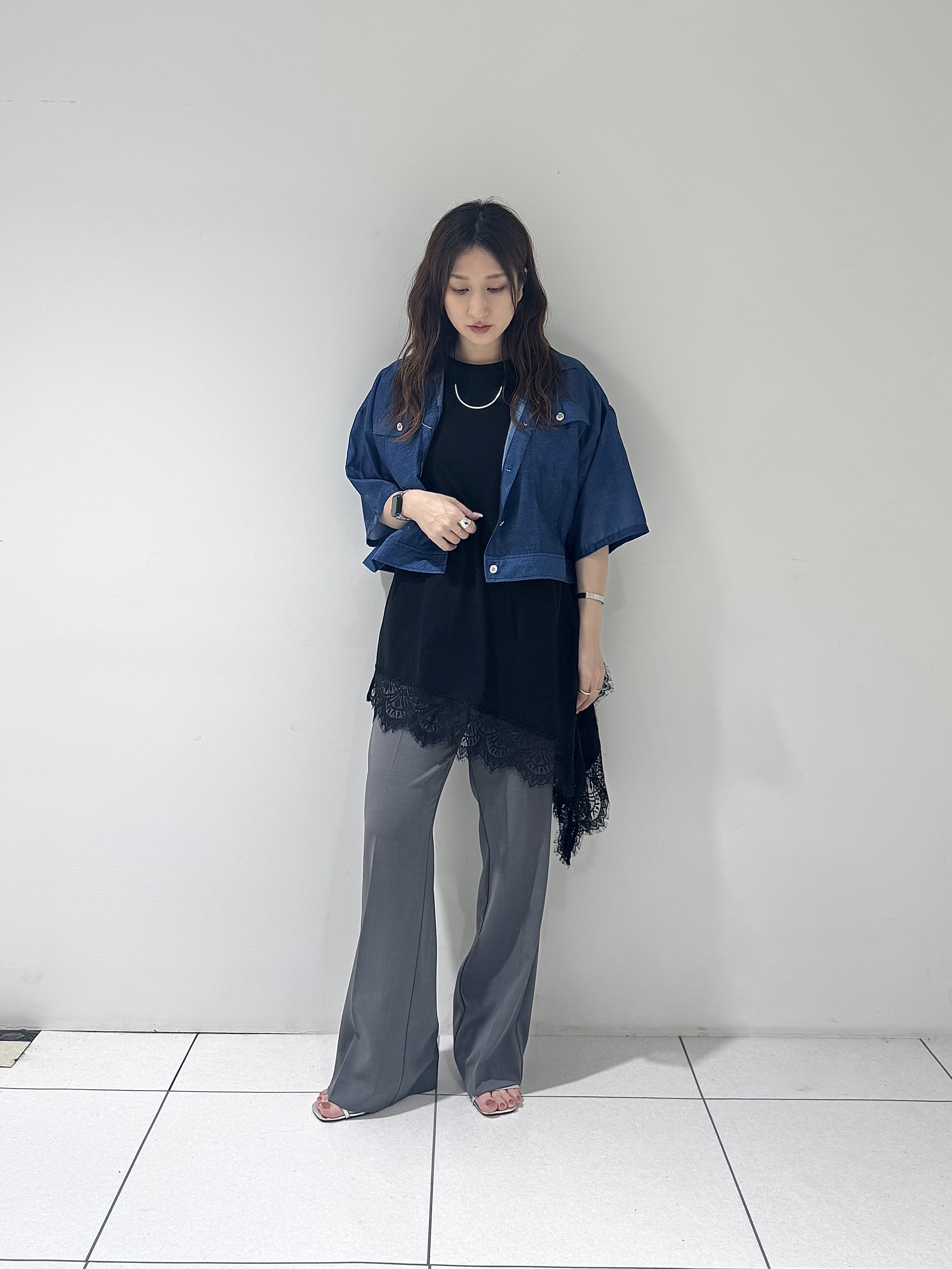 そんさんの「INDIVI｜デニムプリントシアーシャツ【接触冷感】」を使ったコーディネート