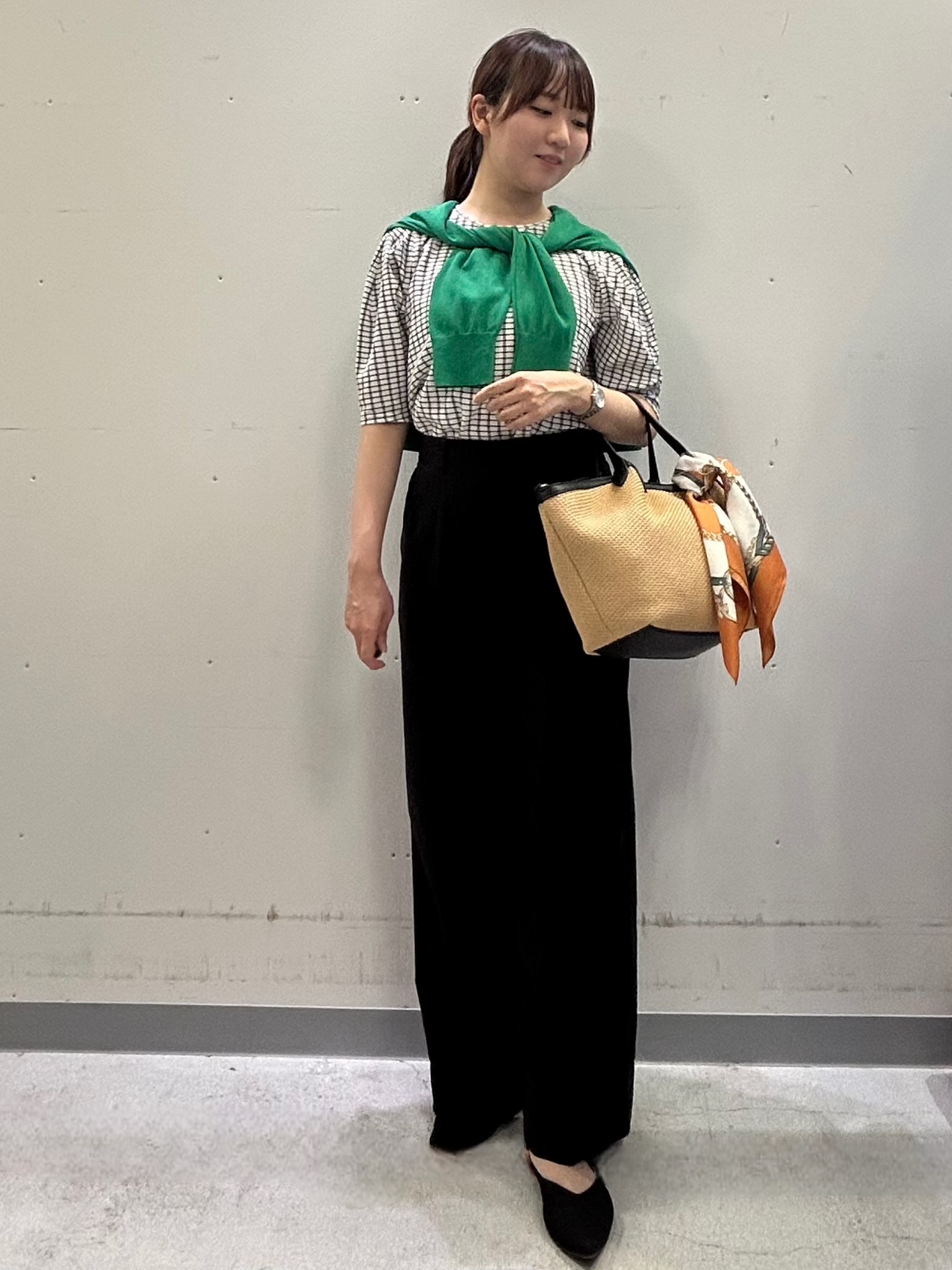 noeさんの「INDIVI｜【UVケア／吸汗速乾】チェック柄タックボリュームスリーブトップス」を使ったコーディネート