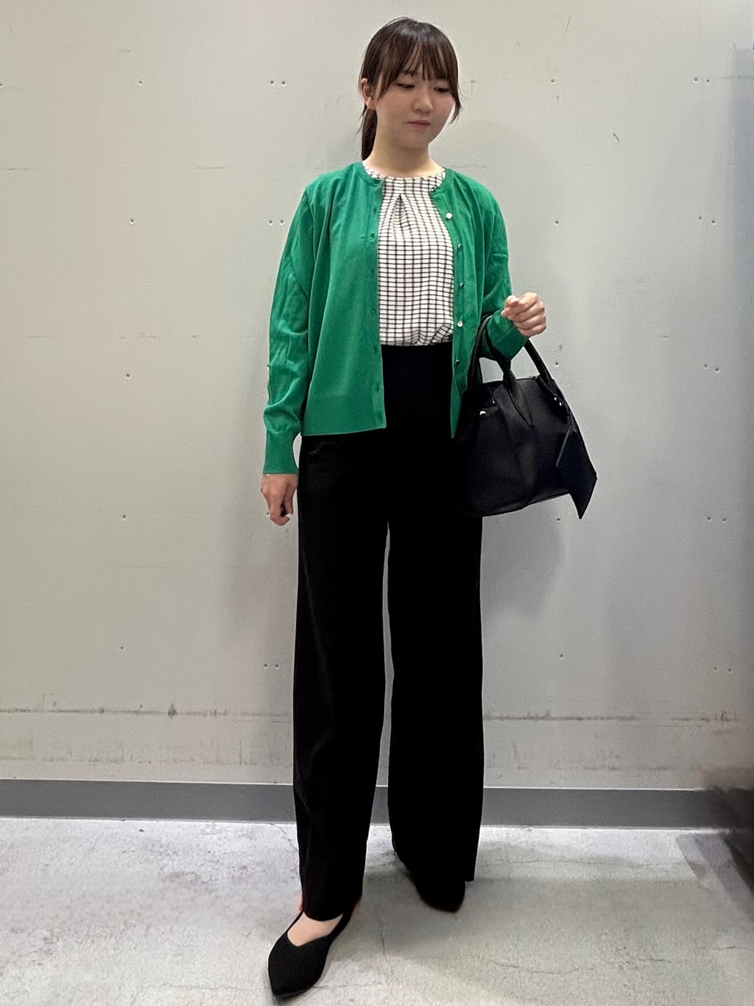 noeさんの「INDIVI｜【UVケア／吸汗速乾】チェック柄タックボリュームスリーブトップス」を使ったコーディネート