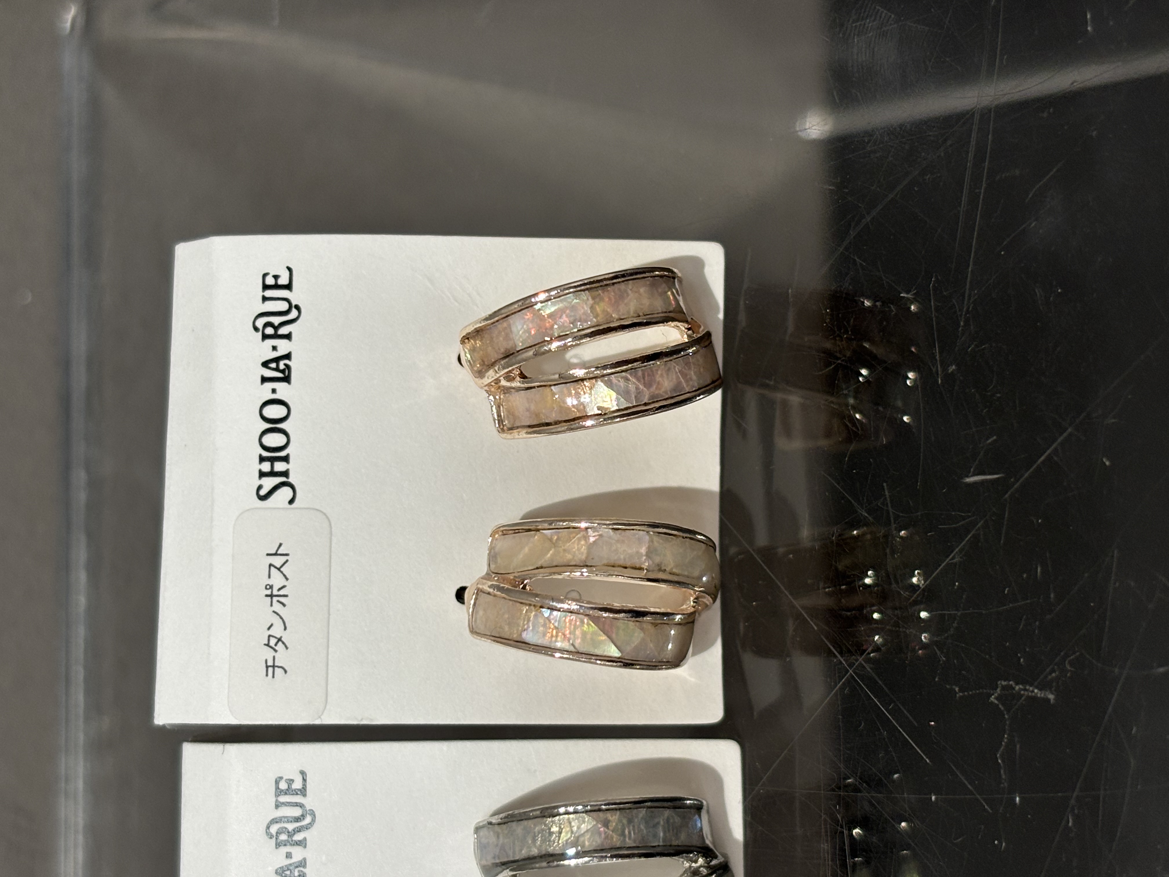 yamaさんの「SHOO･LA･RUE｜シェルエポピアス」を使ったコーディネート