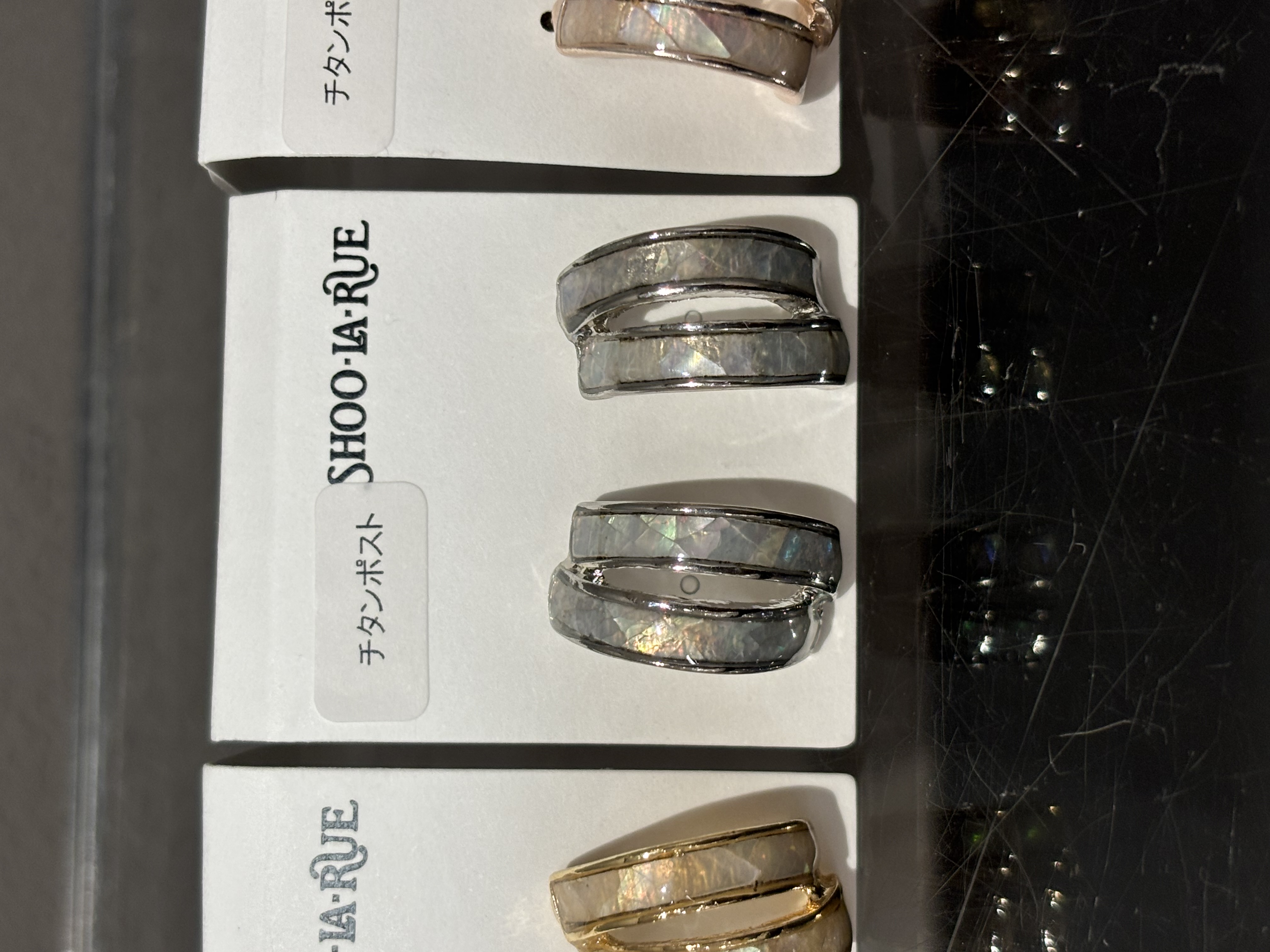 yamaさんの「SHOO･LA･RUE｜シェルエポピアス」を使ったコーディネート