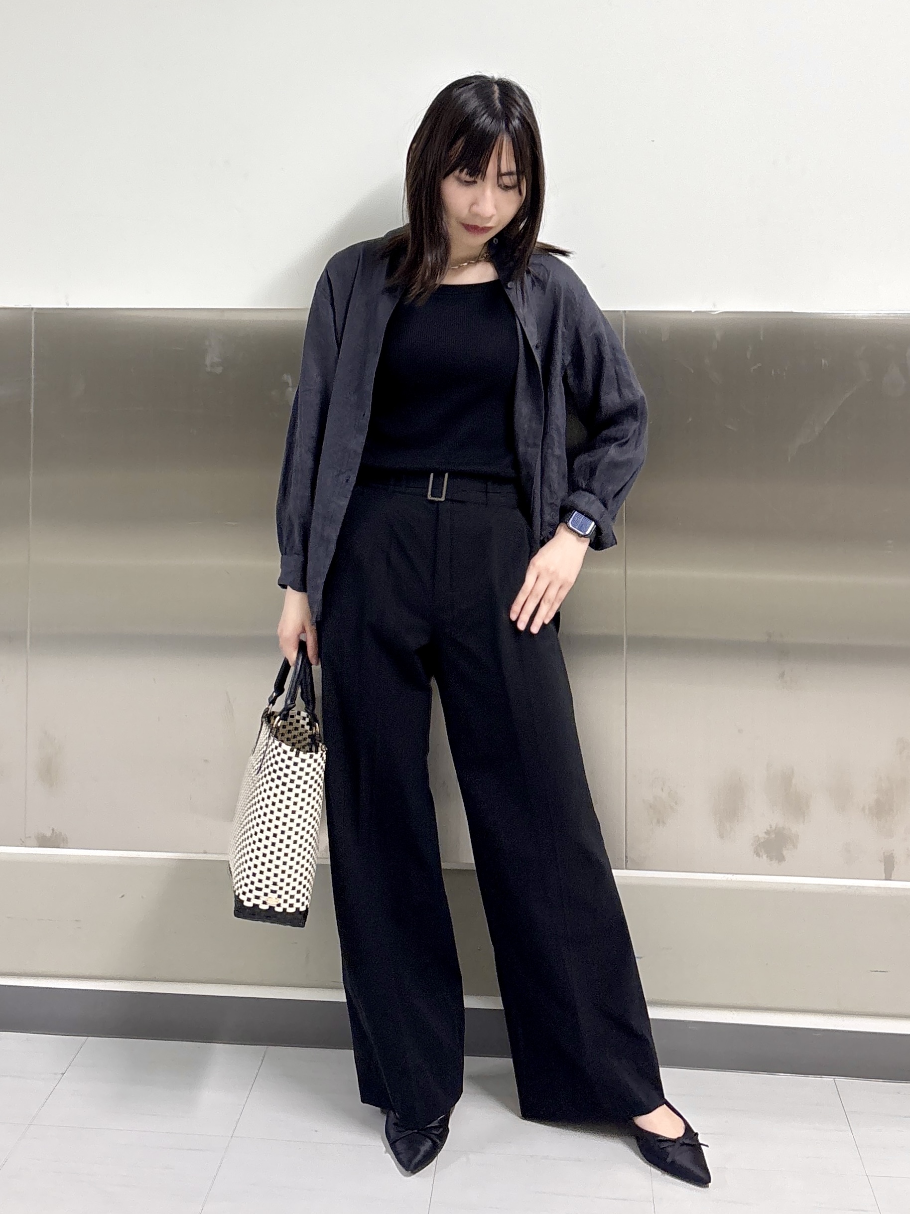 Yoshimiさんの「INDIVI｜【接触冷感／2WAY】カシュクールリネンシャツ」を使ったコーディネート