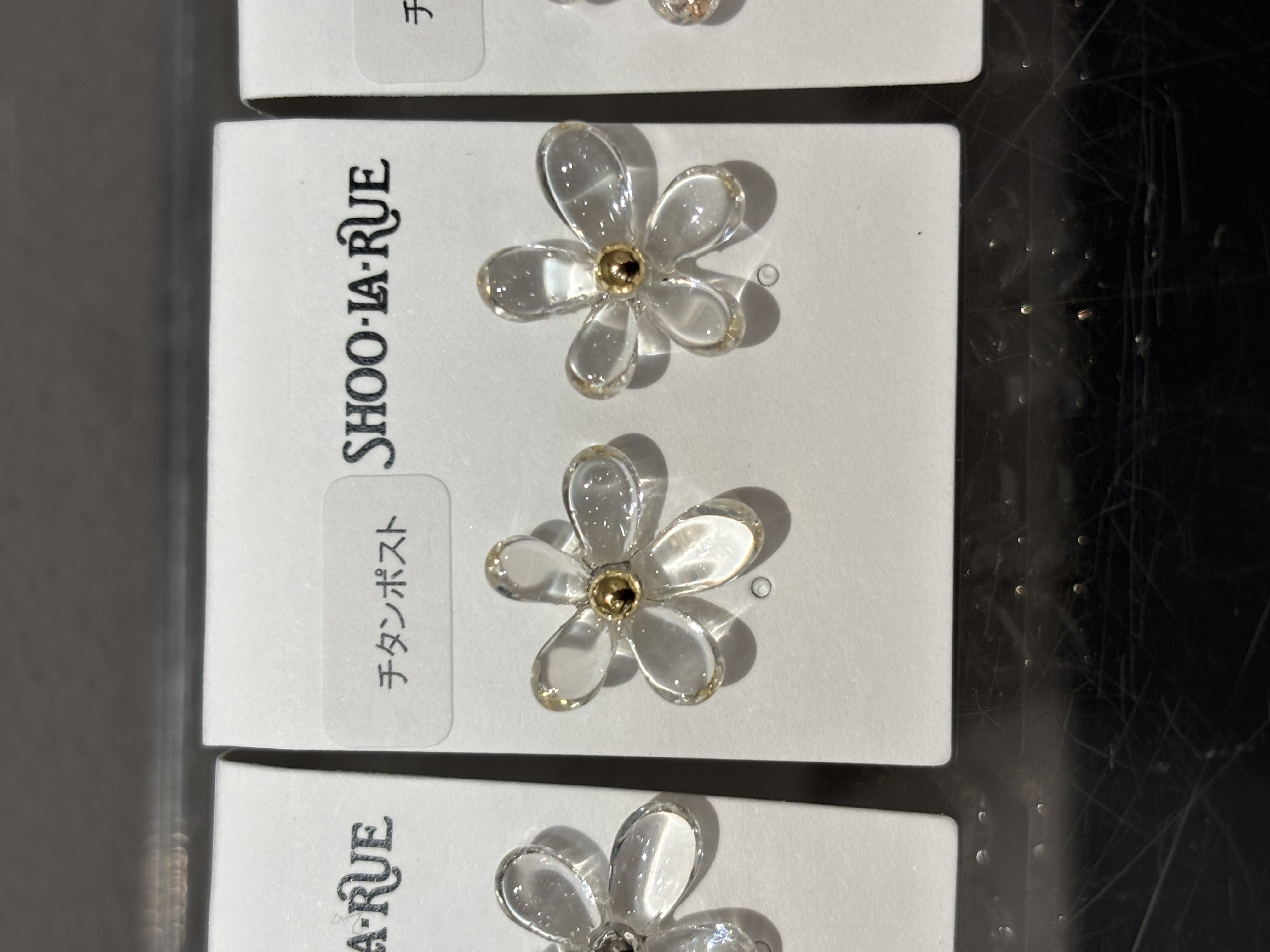 yamaさんの「SHOO･LA･RUE｜クリアフラワーピアス」を使ったコーディネート