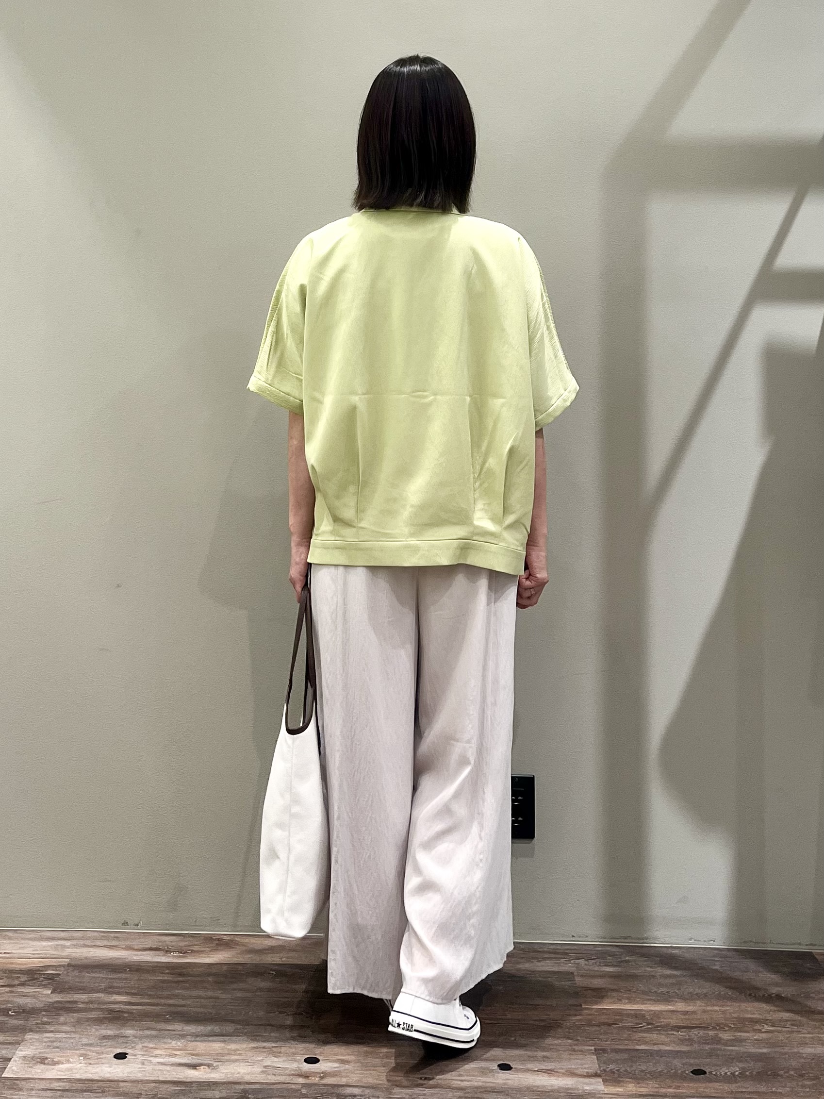ricoさんの「Dessin｜タックヘム クロップドシュリンクシャツ」を使ったコーディネート