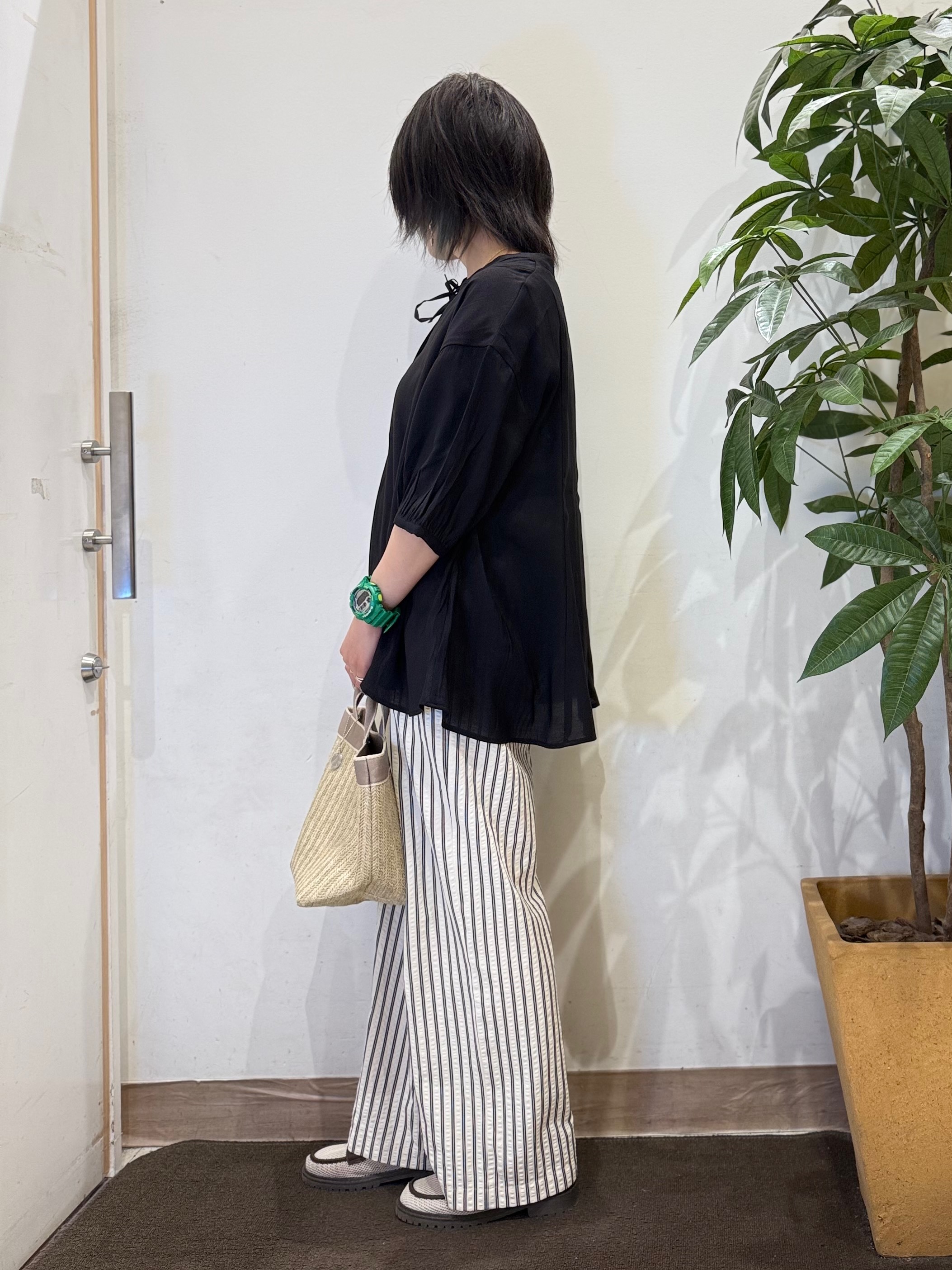 misakiさんの「SHOO･LA･RUE｜【S-LL】インせず着られる 切替フレアブラウス」を使ったコーディネート