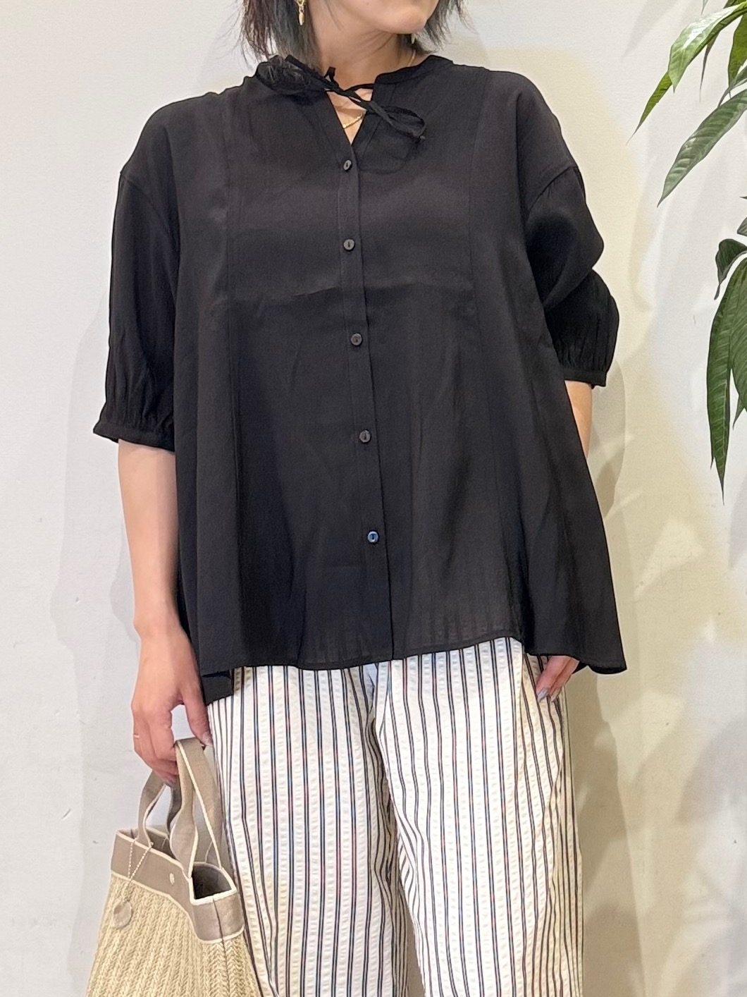 misakiさんの「SHOO･LA･RUE｜【S-LL】インせず着られる 切替フレアブラウス」を使ったコーディネート