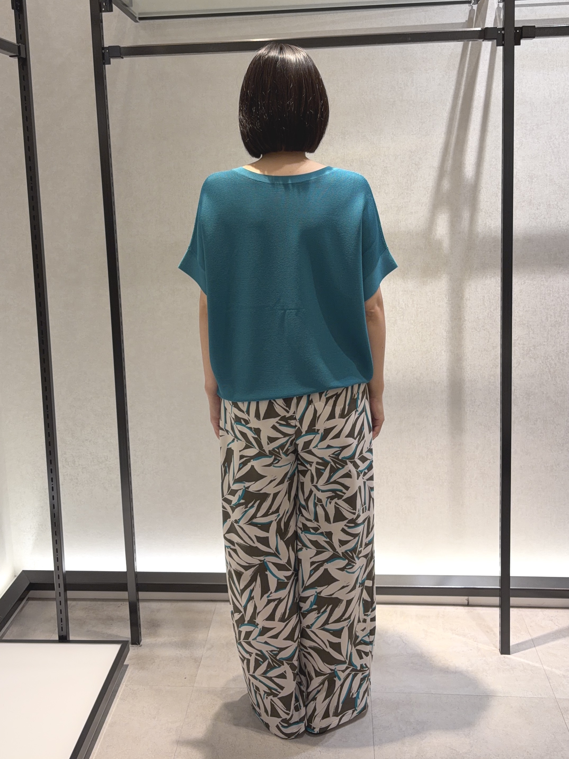 わたなべさんの「UNTITLED｜【11色展開/体型カバー】前後2WAYフレンチスリーブニット」を使ったコーディネート