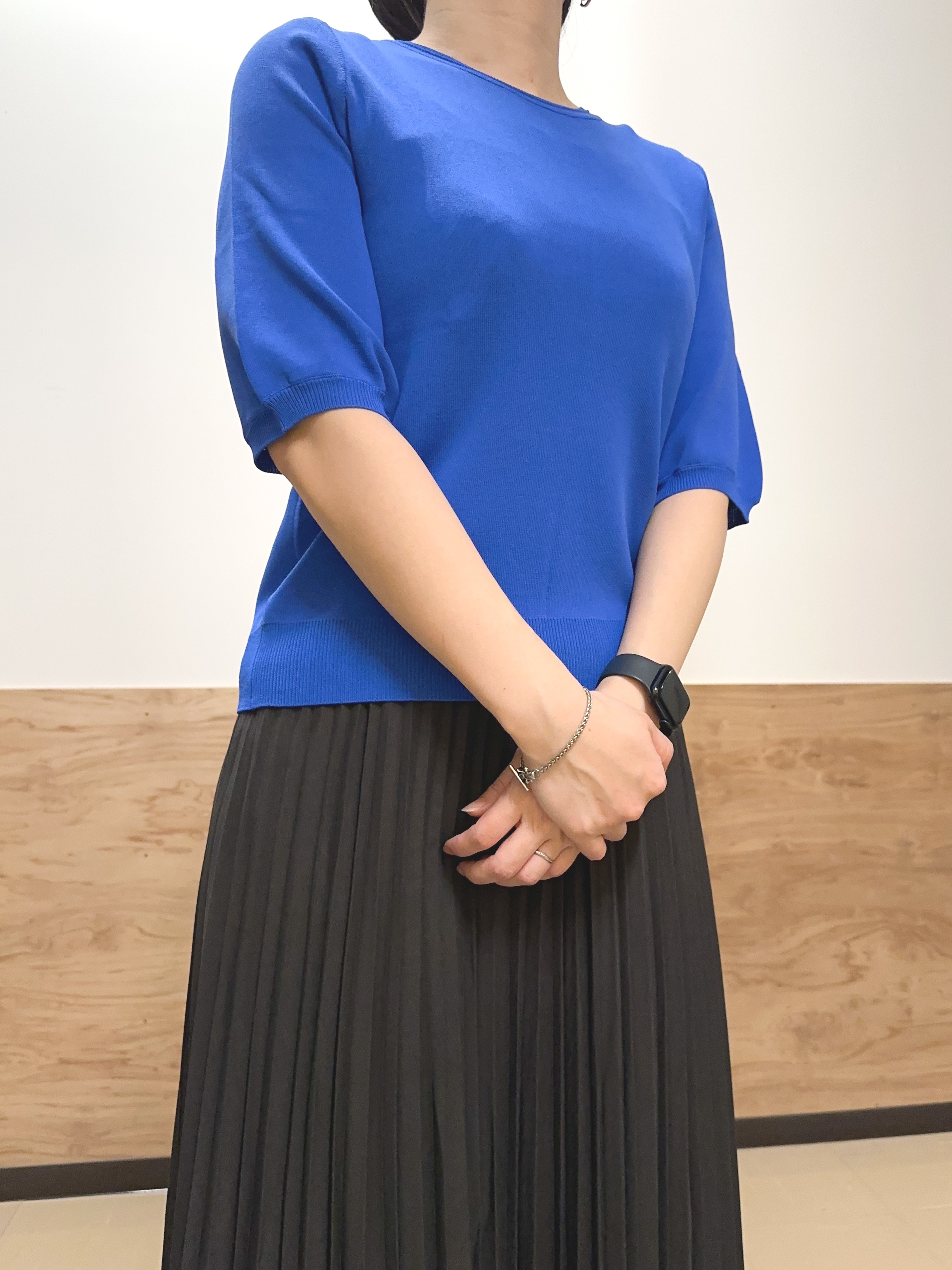 すーさんの「grove｜【シリーズ累計36万枚/UVカット・ひんやり・洗濯機OK】やわらかドライタッチ 五分袖クルーネックニ」を使ったコーディネート