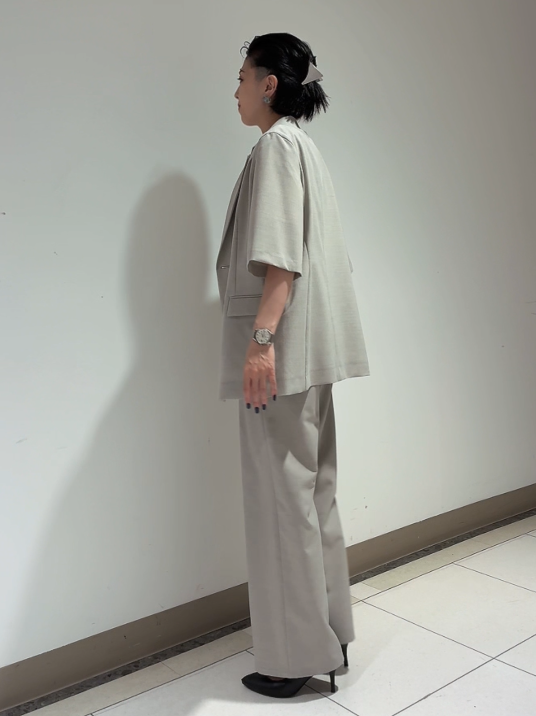 環さんの「UNTITLED｜【シワになりにくい/セットアップ可/接触冷感】ハーフスリーブジャケット」を使ったコーディネート