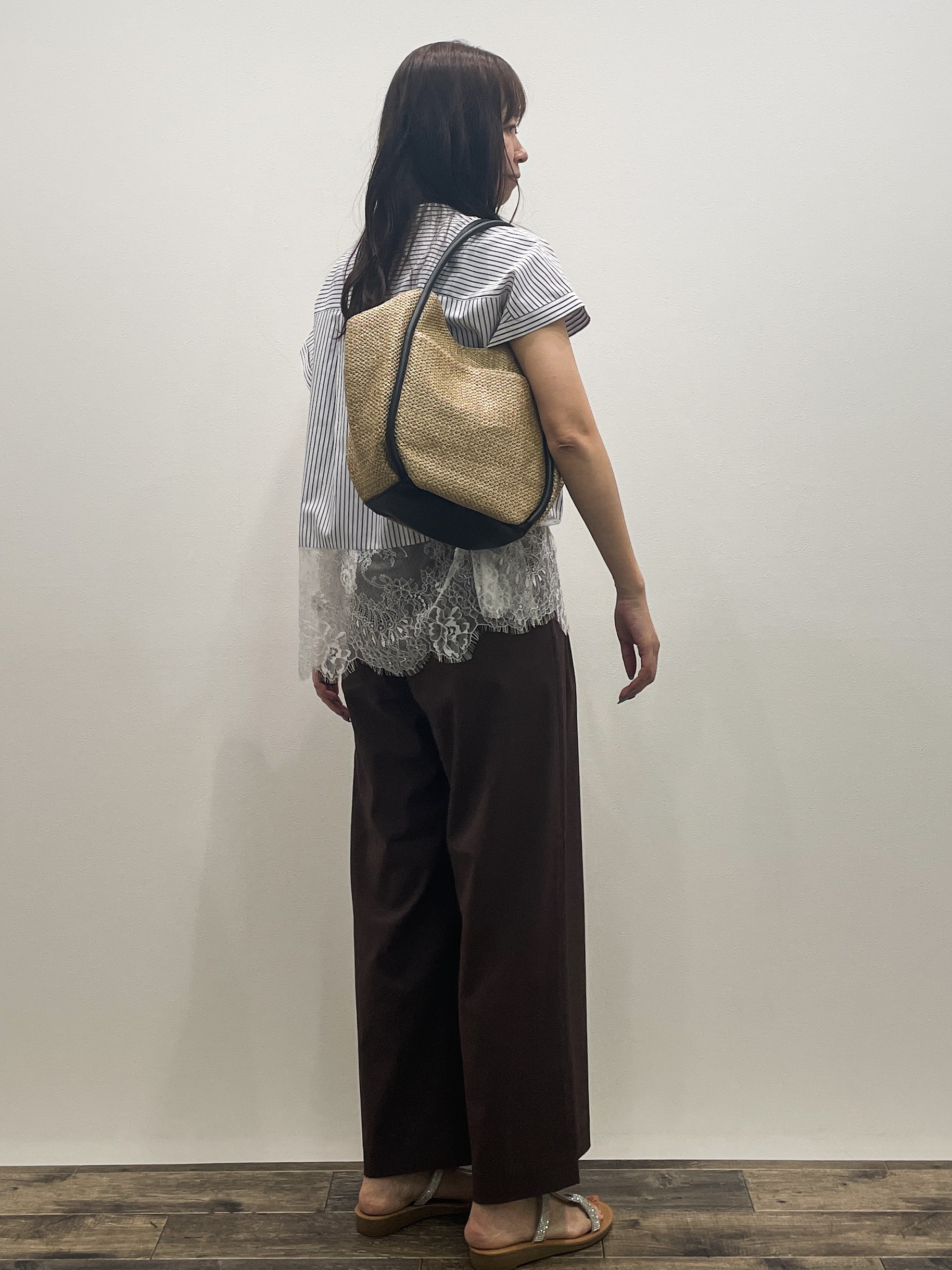 Aikoさんの「OPAQUE.CLIP｜裾レースフレンチスリーブブラウス【洗濯機OK】」を使ったコーディネート