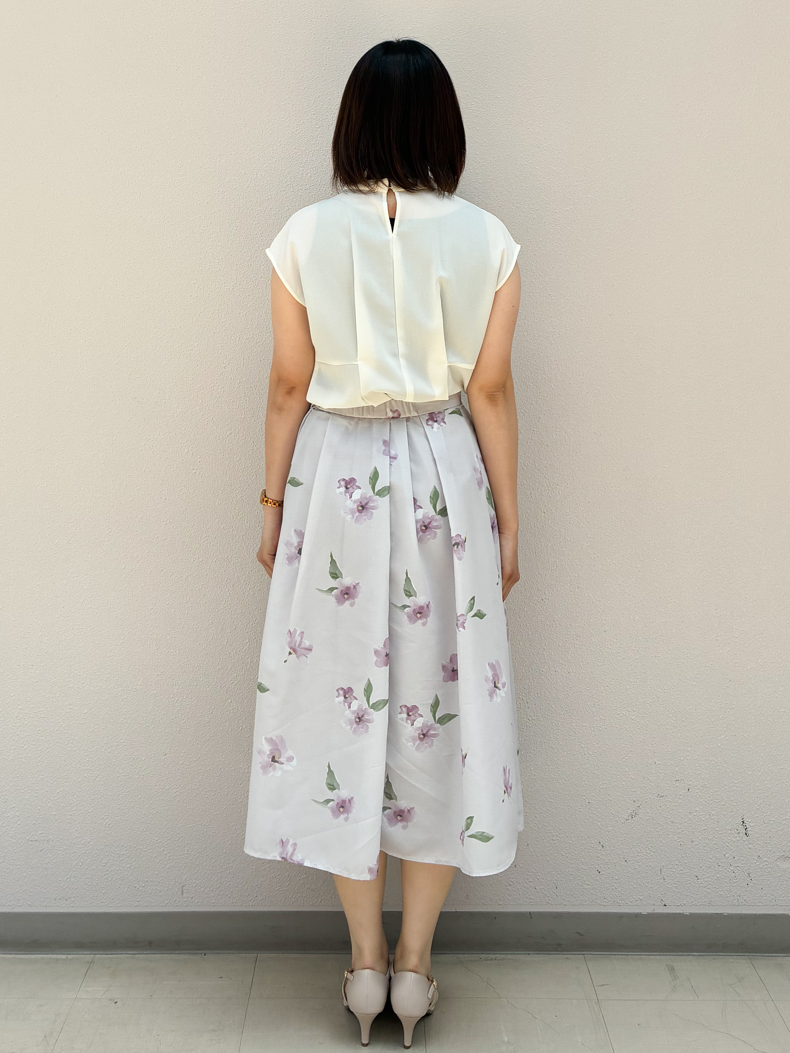 mihaさんの「index｜【接触冷感／防シワ】ペプラムボウタイブラウス《洗濯機OK／ストレッチ》」を使ったコーディネート