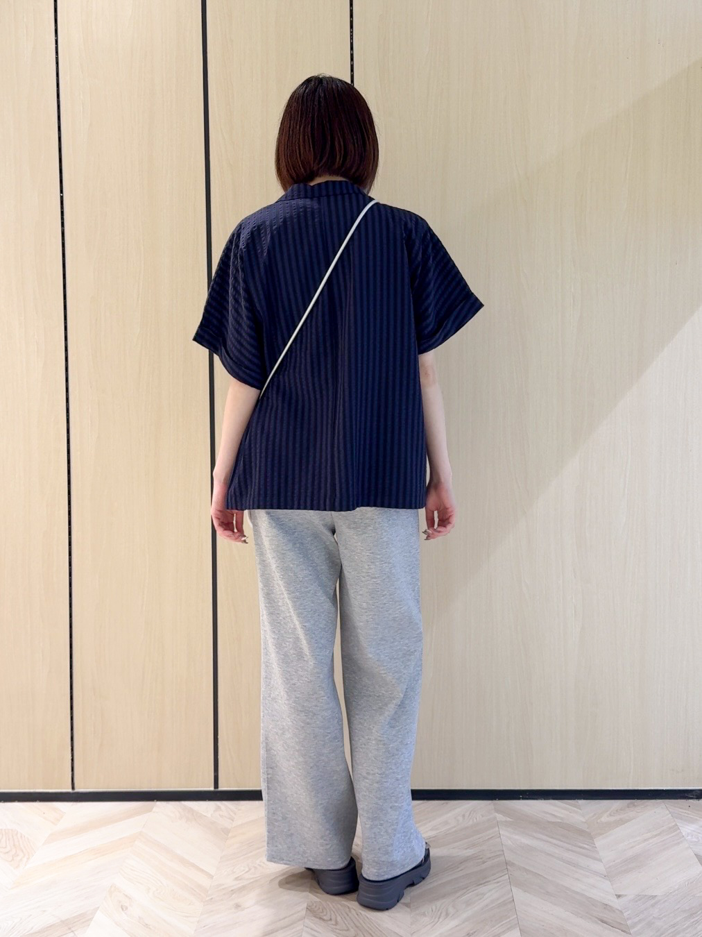 𝐜𝐡𝐢𝐤𝐚さんの「SHOO･LA･RUE｜【S-LL/吸水速乾/セットアップ可】羽織るだけで主役になる サッカーストライプシャツジャケット」を使ったコーディネート