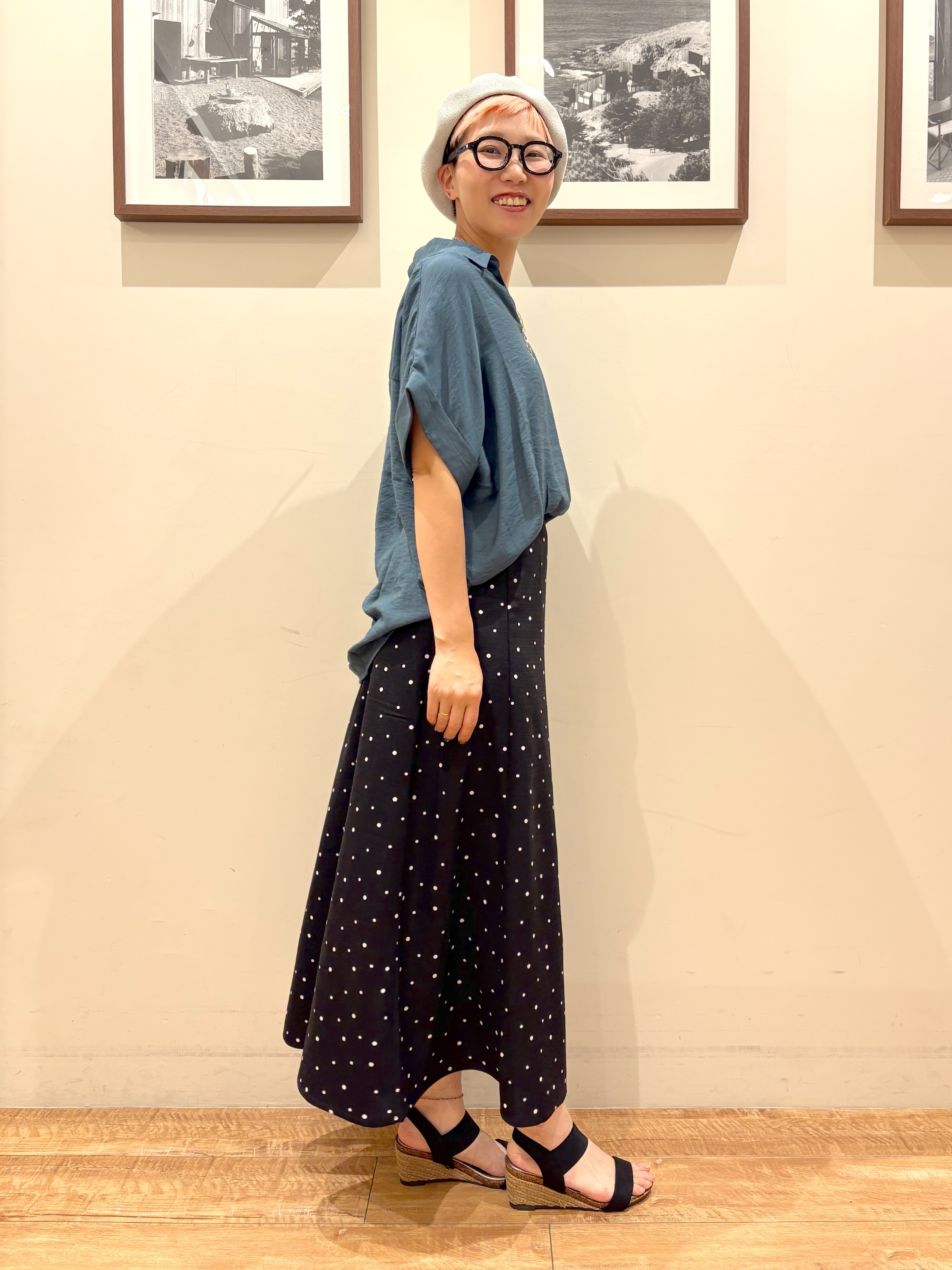 Ayumiさんの「SHOO･LA･RUE｜【S-LL/洗濯機可】インせず着られる 裾タック スキッパーシャツ」を使ったコーディネート