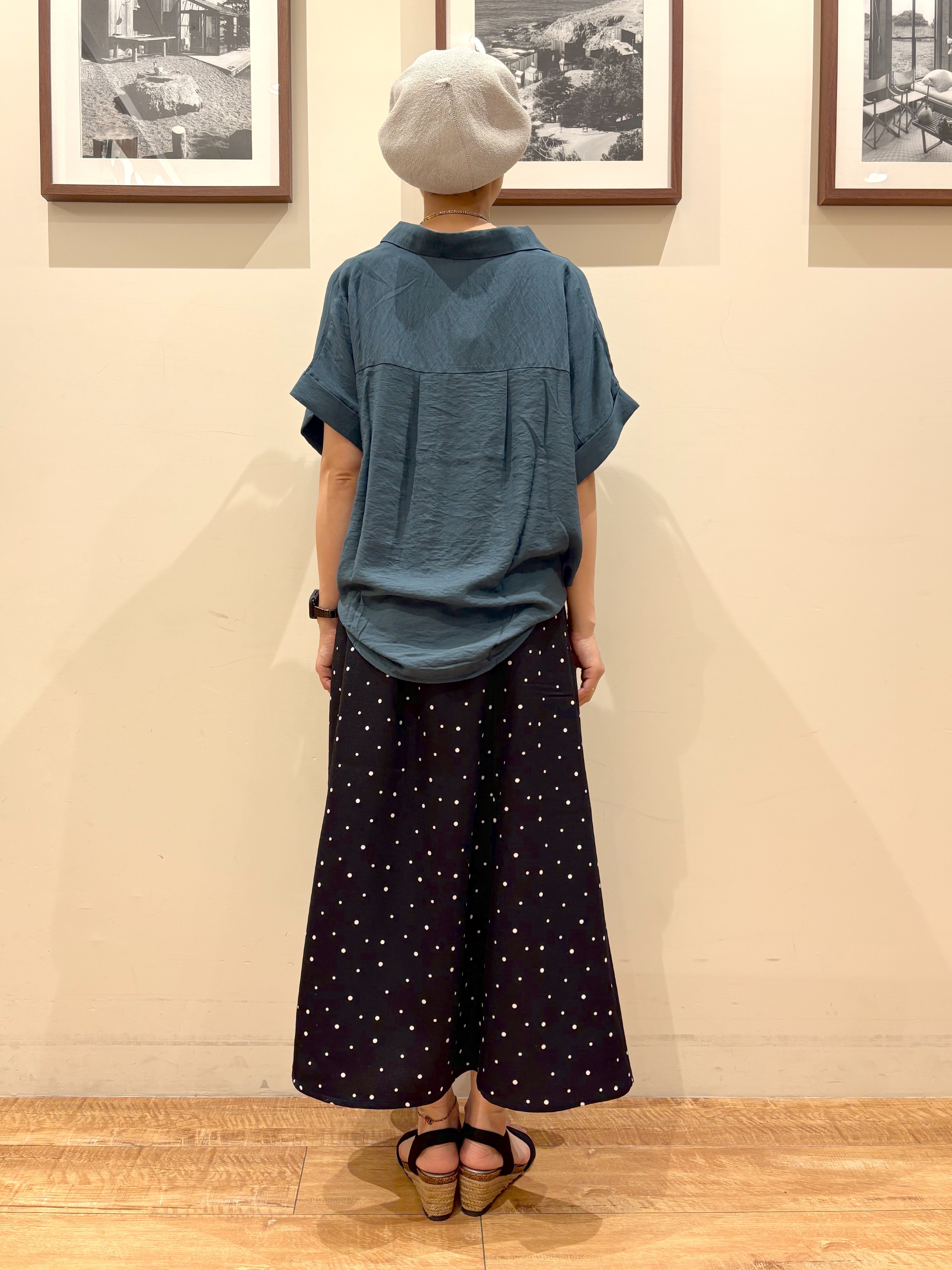 Ayumiさんの「SHOO･LA･RUE｜【S-LL/洗濯機可】インせず着られる 裾タック スキッパーシャツ」を使ったコーディネート