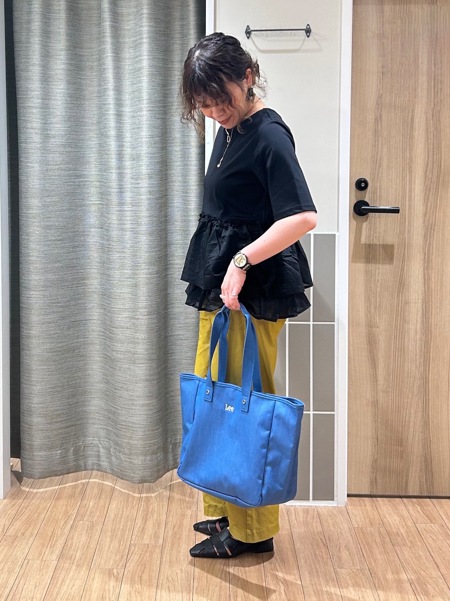 よっしーさんの「grove｜【体型カバー】INせず決まる、ウエストシアーフリルTシャツ」を使ったコーディネート