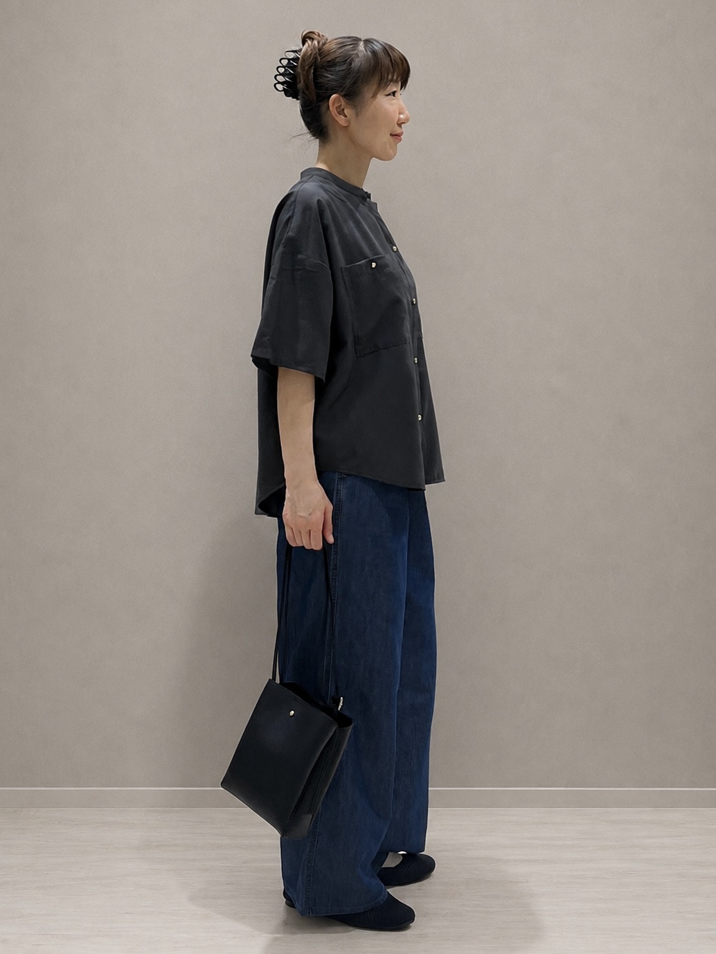 まつみさんの「SHOO･LA･RUE｜【洗濯機可/S-LL】大人の抜け感 ゆるっと5分袖シャツ」を使ったコーディネート