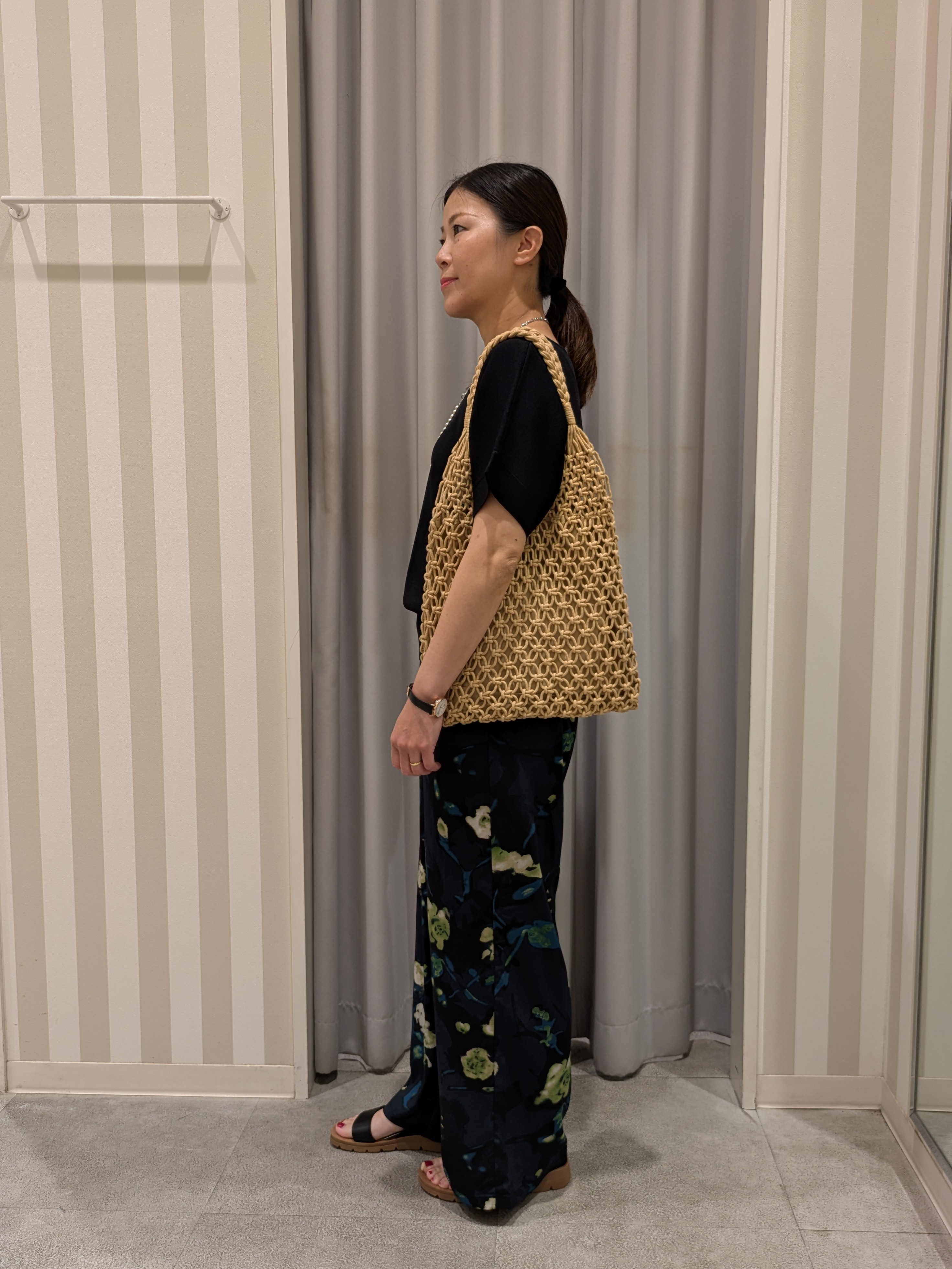 𝐂𝐡𝐢𝐢 &hearts;(ちー)さんの「SHOO･LA･RUE｜【毎日洗える/UV】二の腕隠れる さらっとドルマン半袖ニット」を使ったコーディネート