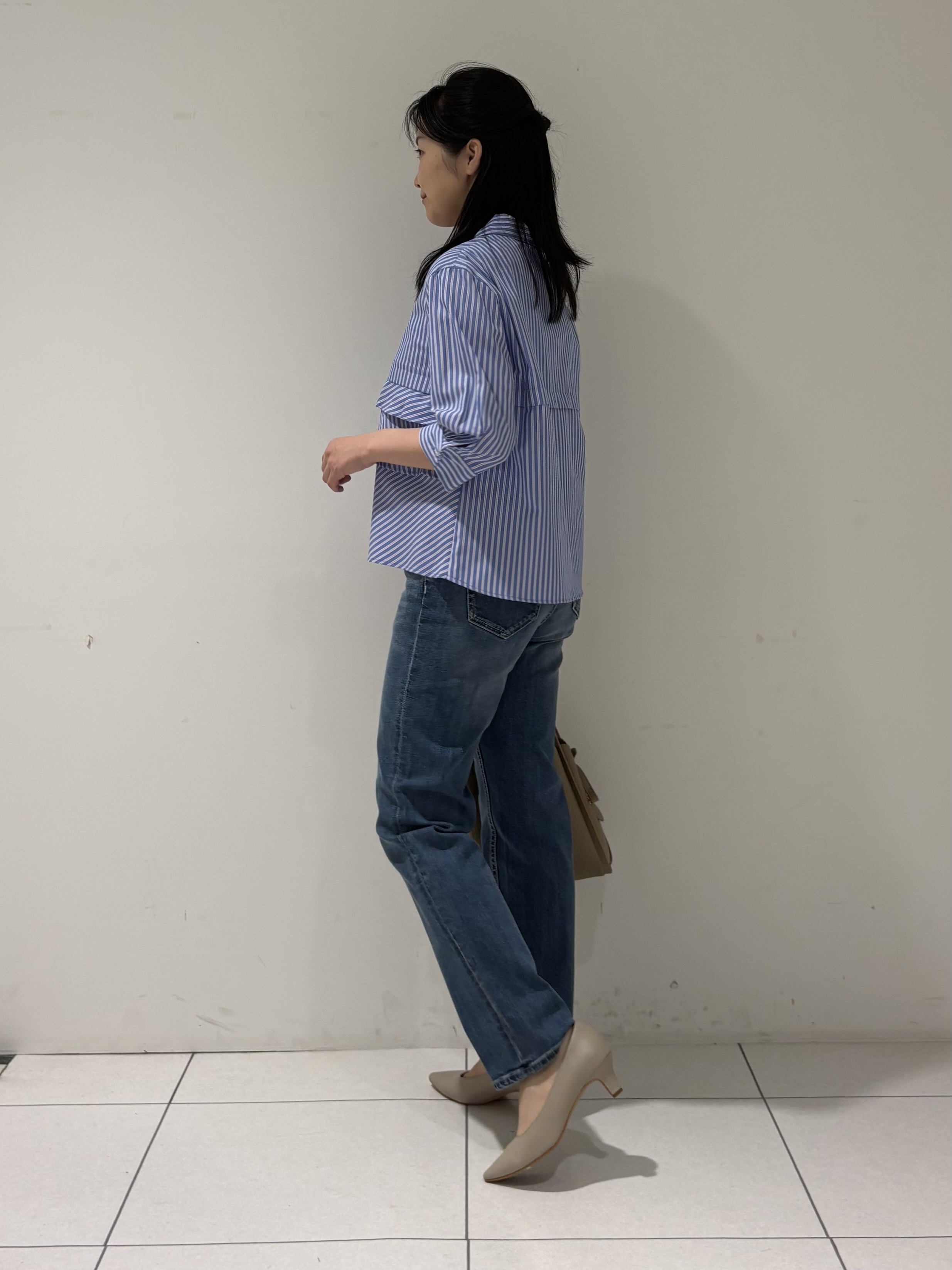 momokoさんの「INDIVI｜【UVケア／吸汗速乾／着映え】ティアードストライプシャツ」を使ったコーディネート