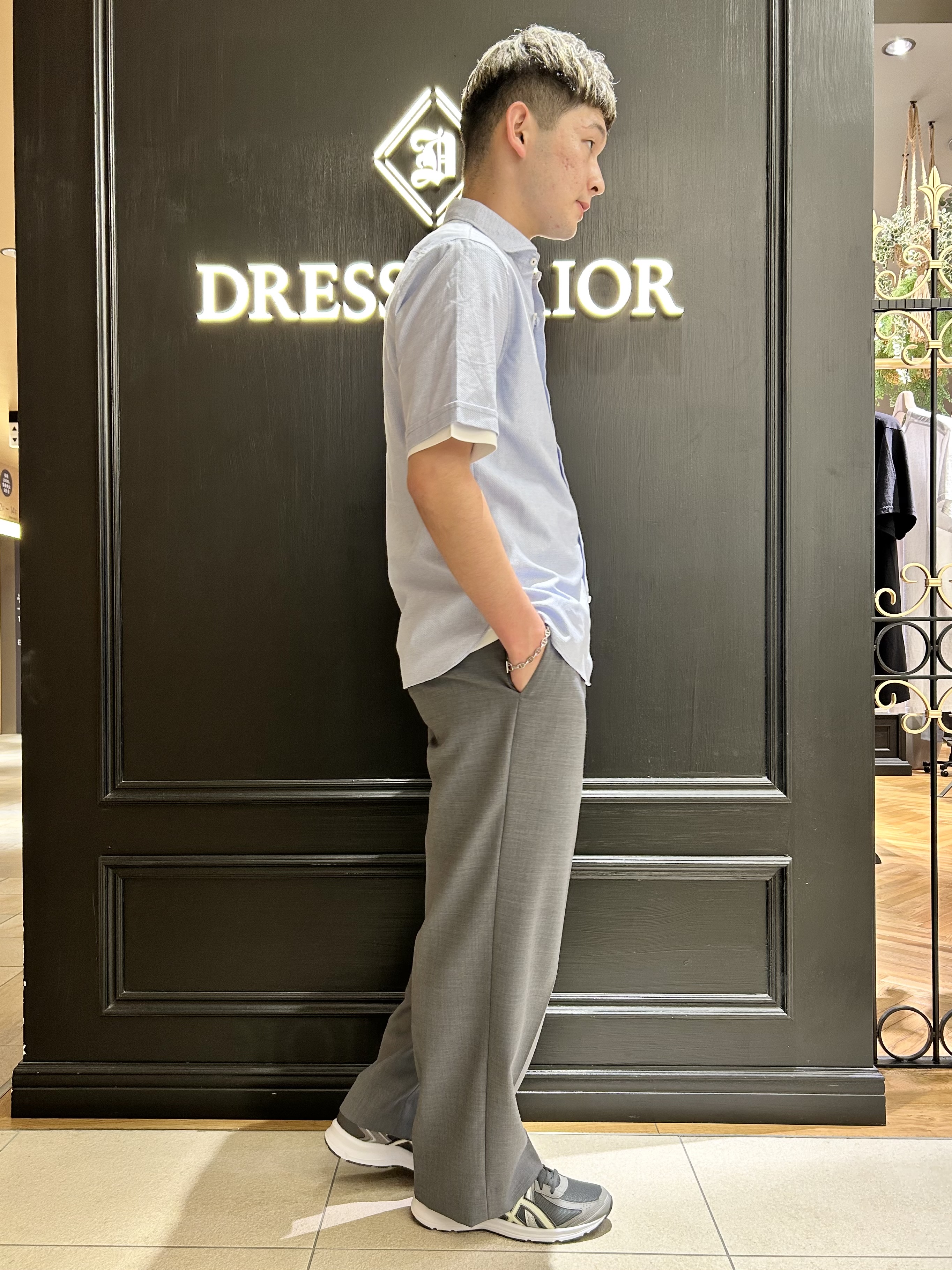 千葉亮太さんの「DRESSTERIOR｜【速乾素材】メッシュエアー ハーフスリーブシャツ」を使ったコーディネート