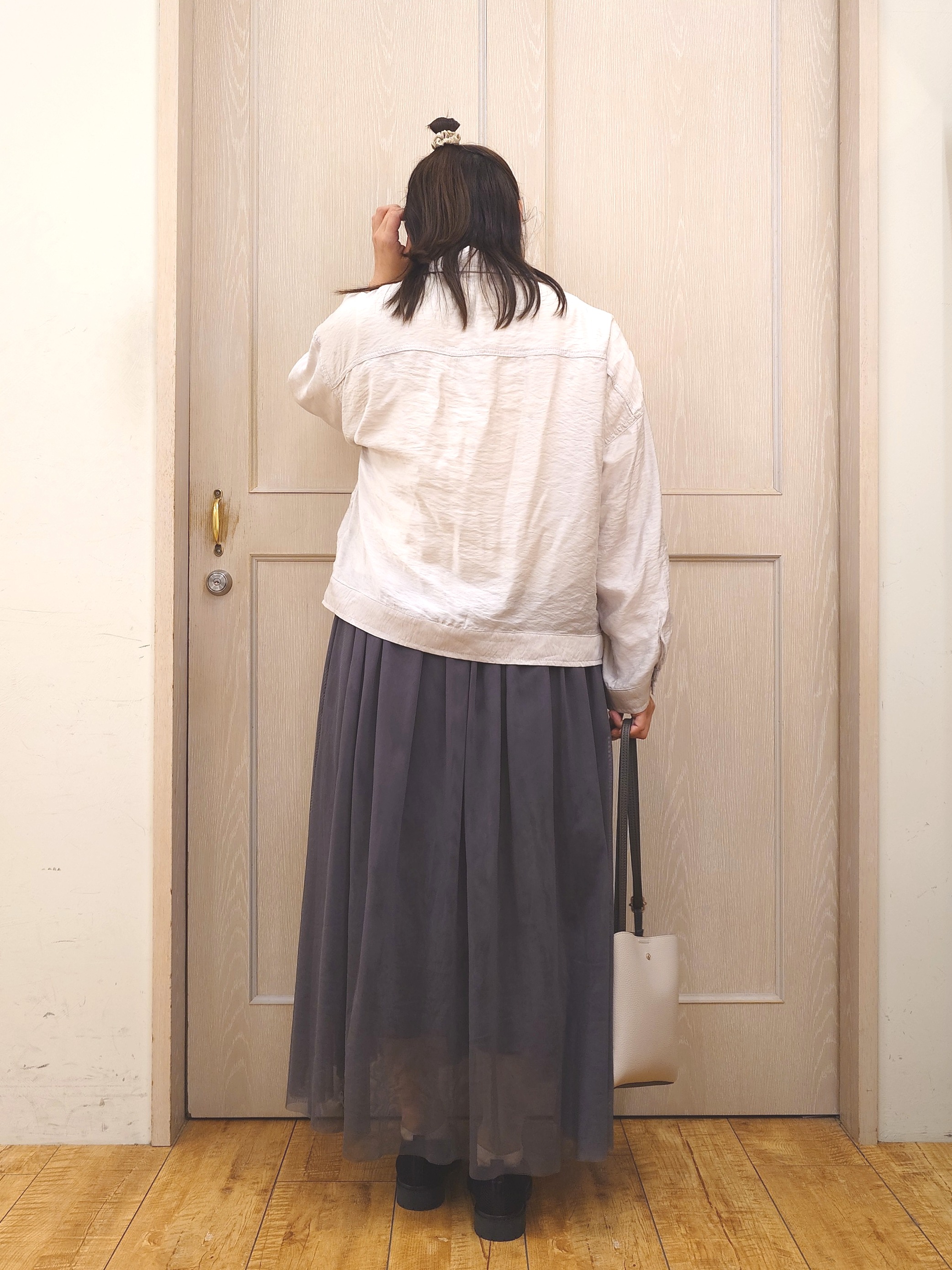 とろろさんの「SHOO･LA･RUE｜【洗濯機可/S-LL】Gジャン風シアーシャツジャケット」を使ったコーディネート