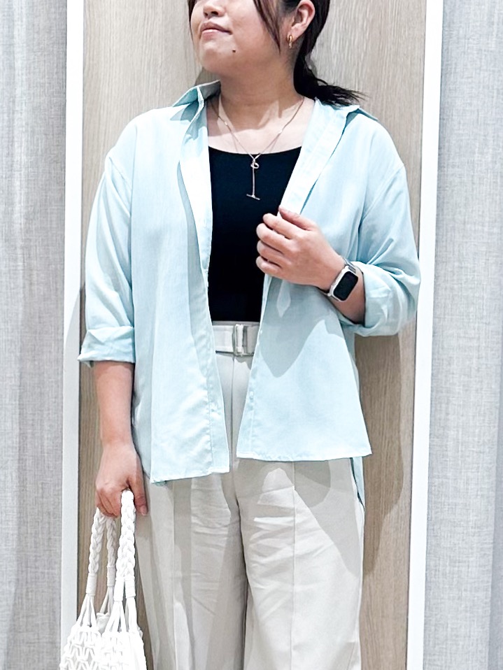 naoさんの「grove｜【洗濯機OK】朝晩の気温差に◎軽やかシアーシャツ」を使ったコーディネート