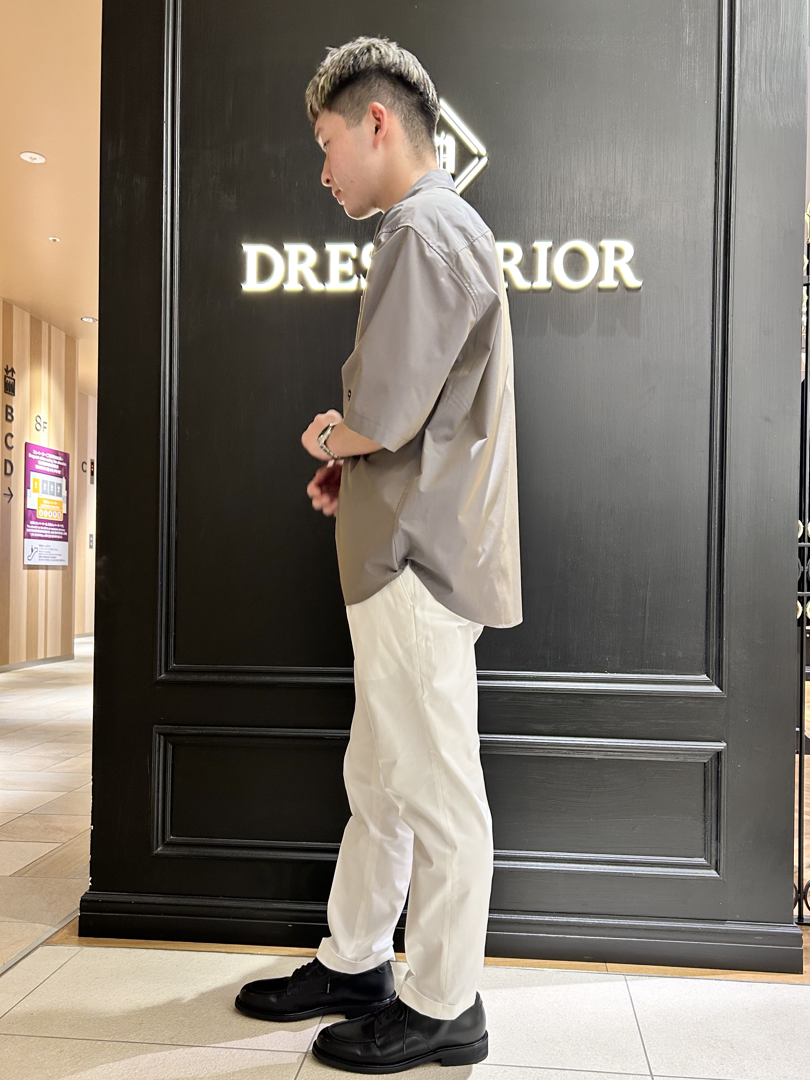 千葉亮太さんの「DRESSTERIOR｜◆イージーケア プルオーバーシャツ」を使ったコーディネート