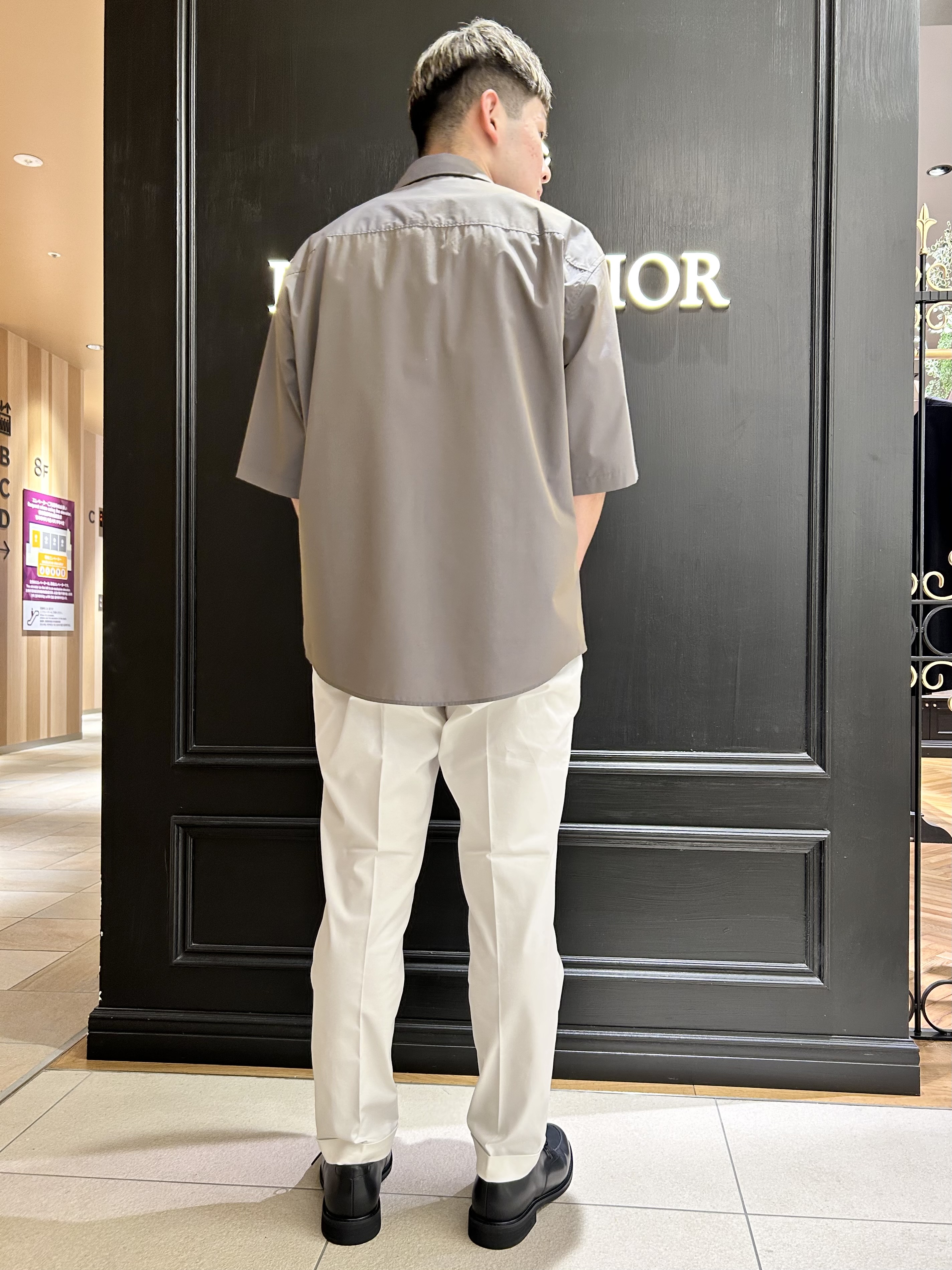 千葉亮太さんの「DRESSTERIOR｜◆イージーケア プルオーバーシャツ」を使ったコーディネート