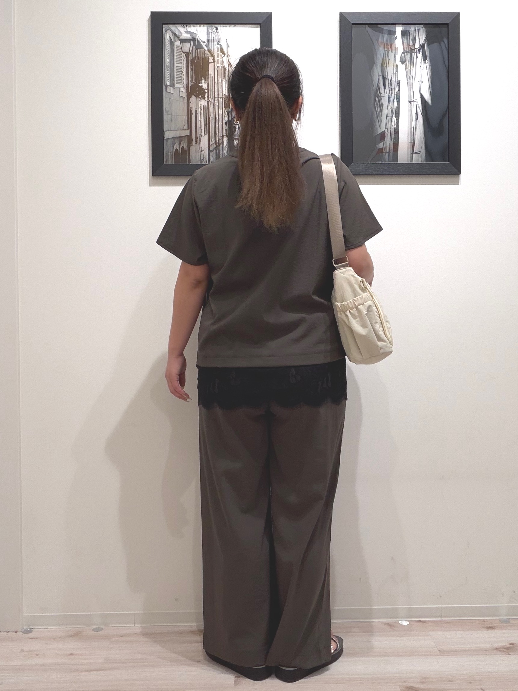 まちゃんなちゃんさんの「SHOO･LA･RUE｜【S-LL/洗濯機可】軽凛(かろりん) 楽に着られて上品 裾レーススキッパーブラウス」を使ったコーディネート
