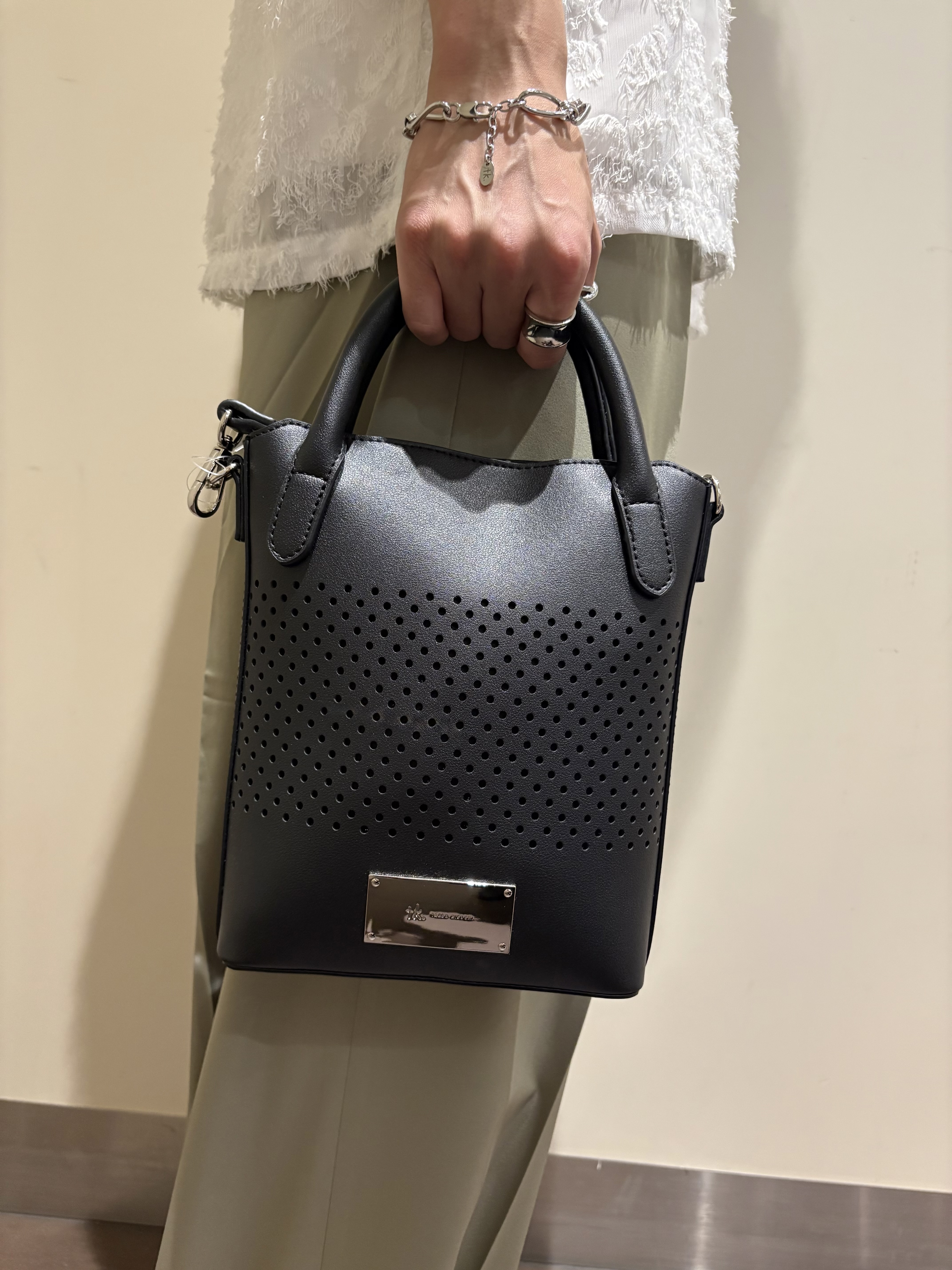 ナノシーさんの「tk.TAKEO KIKUCHI｜【26SSトレンドの商品】シアーフラワーシャツ/フラワーデザイン/通気性/レース/透け感/トレンド」を使ったコーディネート