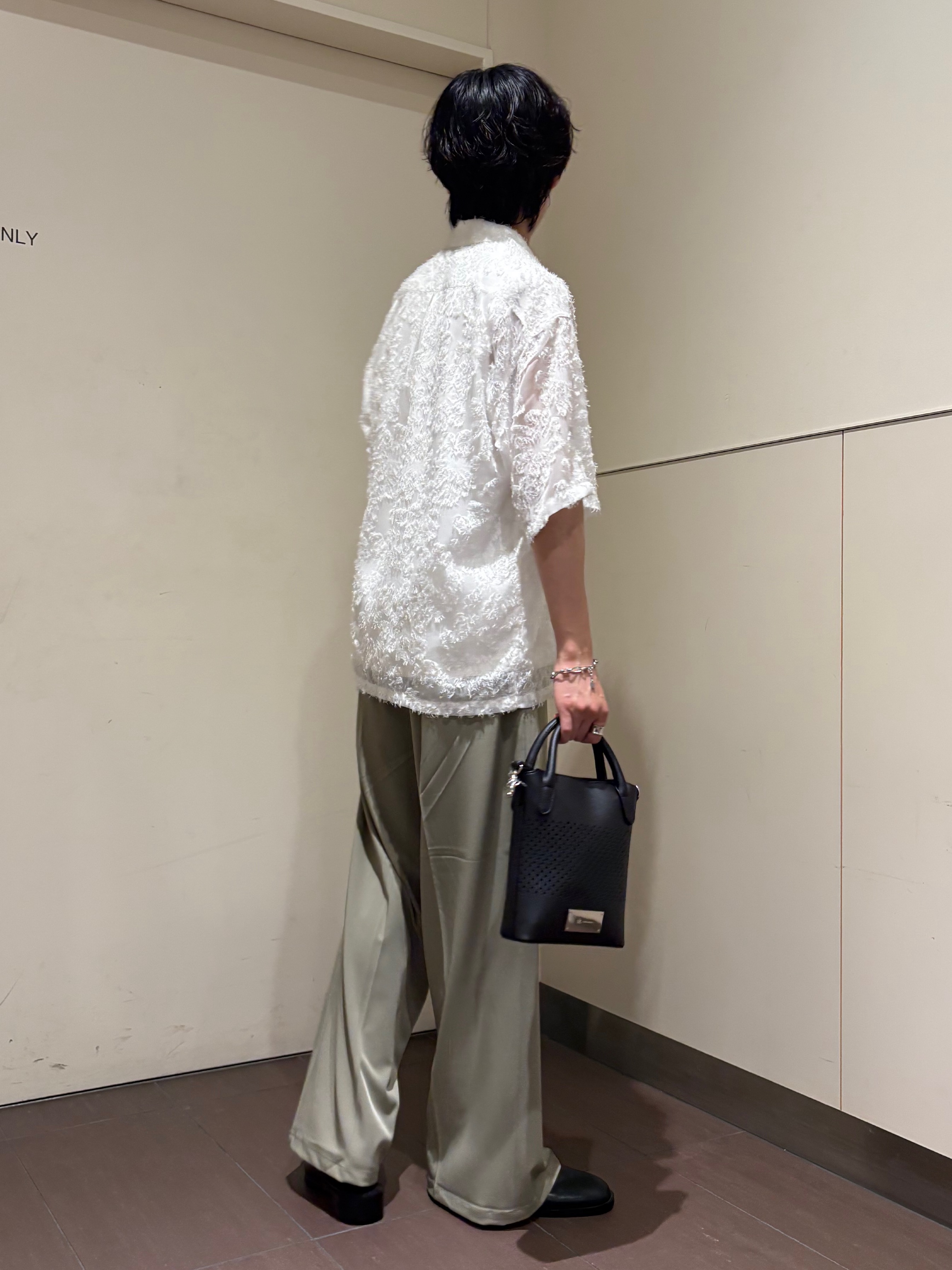 ナノシーさんの「tk.TAKEO KIKUCHI｜【26SSトレンドの商品】シアーフラワーシャツ/フラワーデザイン/通気性/レース/透け感/トレンド」を使ったコーディネート