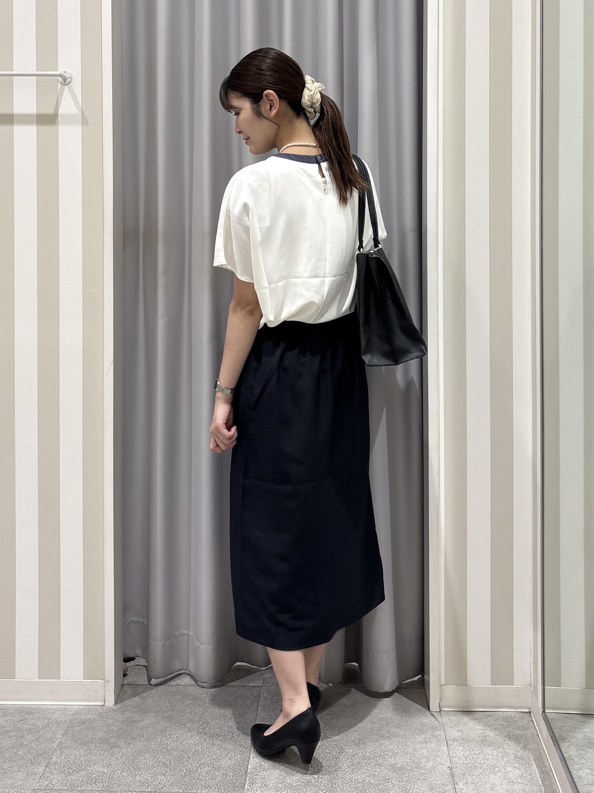 Rikaさんの「SHOO･LA･RUE｜【UV/通勤】洗濯後しわになりにくい 上品配色ブラウス」を使ったコーディネート
