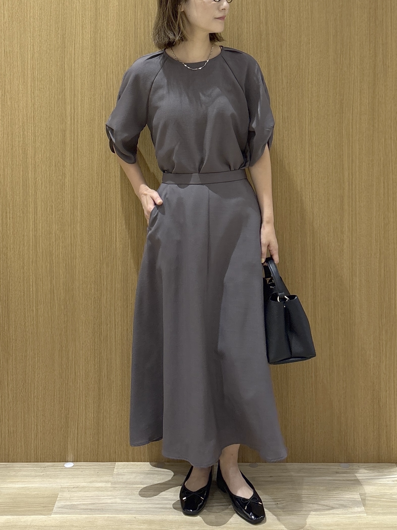 たけねぇさんの「OPAQUE.CLIP｜【接触冷感／吸水速乾】リネンライク タックスリーブブラウス《セットアップ対応／洗濯機OK》」を使ったコーディネート
