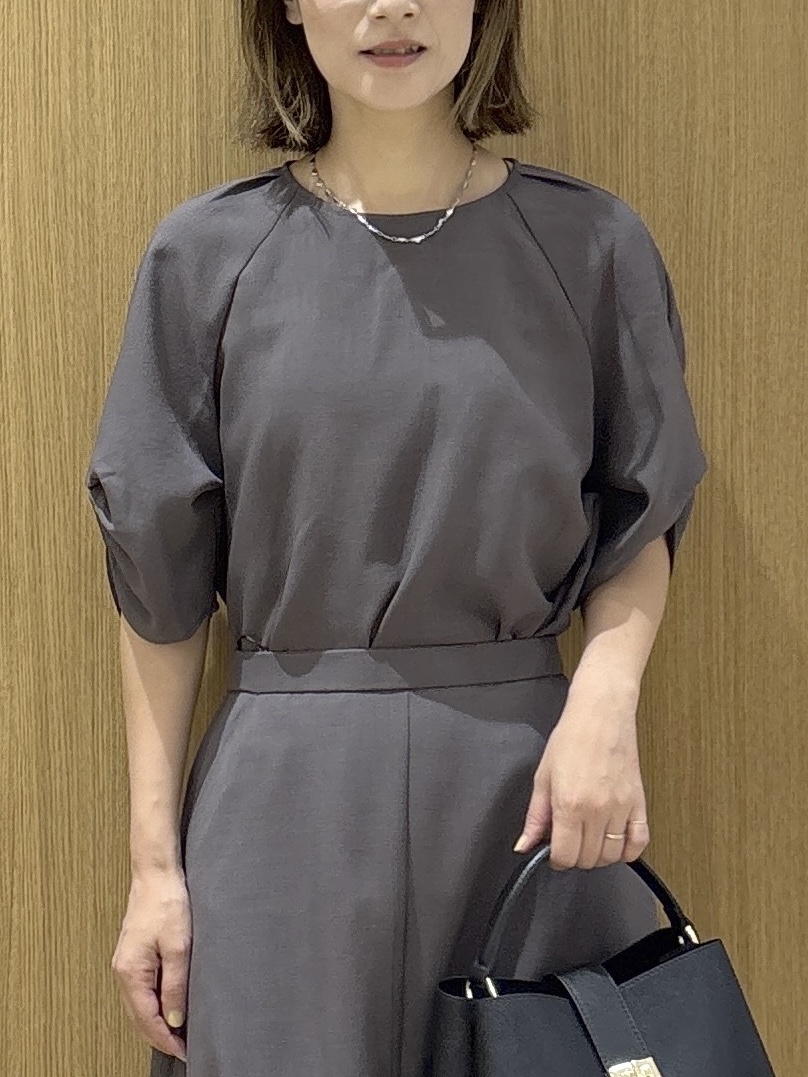 たけねぇさんの「OPAQUE.CLIP｜【接触冷感／吸水速乾】リネンライク タックスリーブブラウス《セットアップ対応／洗濯機OK》」を使ったコーディネート