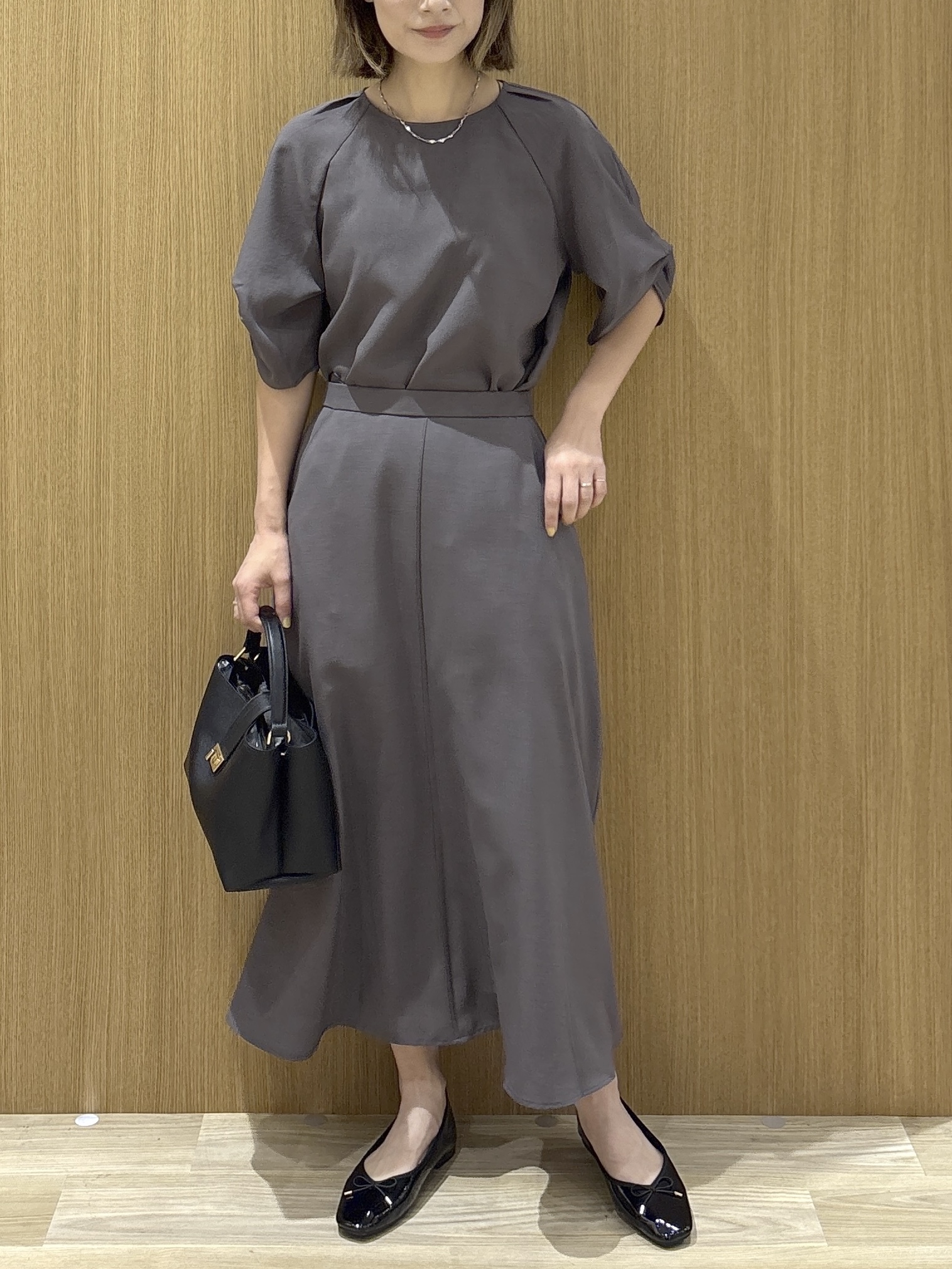 たけねぇさんの「OPAQUE.CLIP｜【接触冷感／吸水速乾】リネンライク タックスリーブブラウス《セットアップ対応／洗濯機OK》」を使ったコーディネート