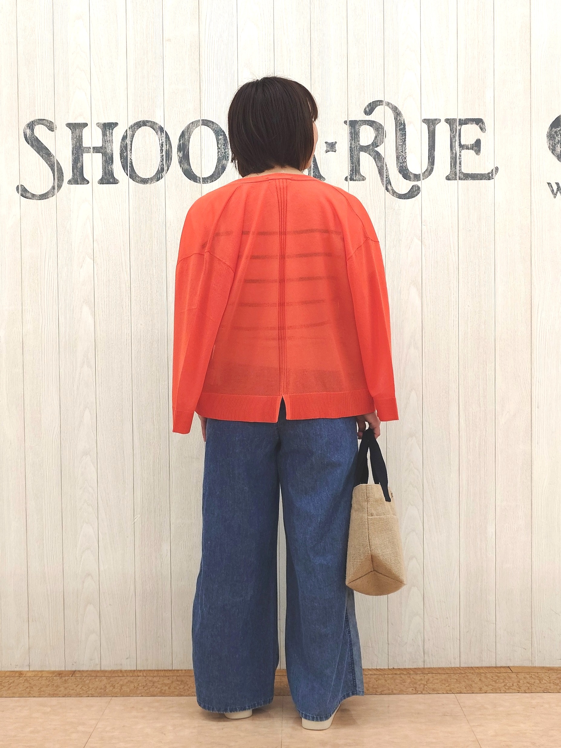 とろろさんの「SHOO･LA･RUE｜【洗濯機可/S-LL】オンにもオフにも マルチに使えるボタンレスカーディガン」を使ったコーディネート