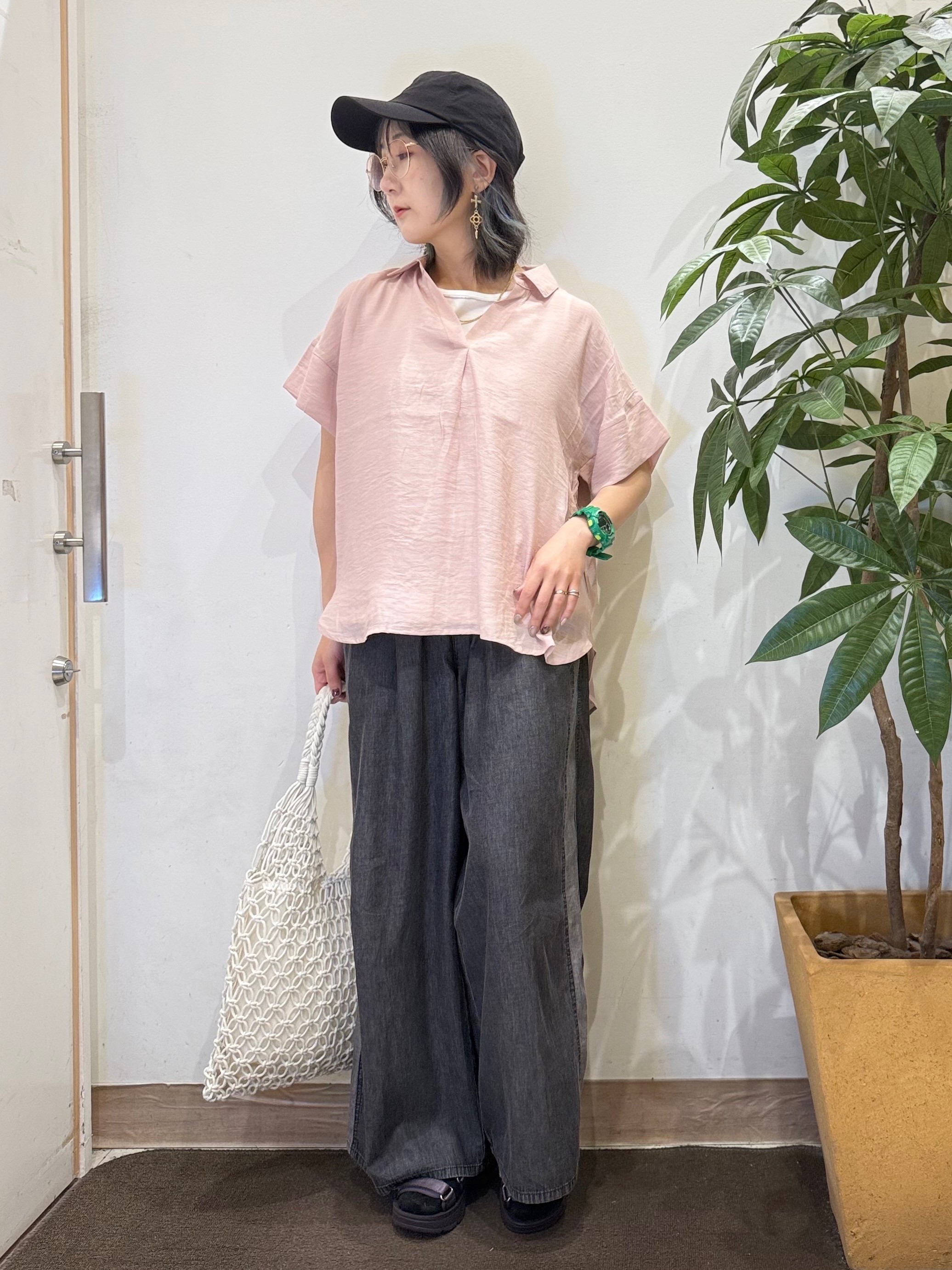 misakiさんの「SHOO･LA･RUE｜【2点セット/S-LL/洗濯機可】時短でコーデ決まる スラブスキッパーシャツ＋タンクトップ」を使ったコーディネート