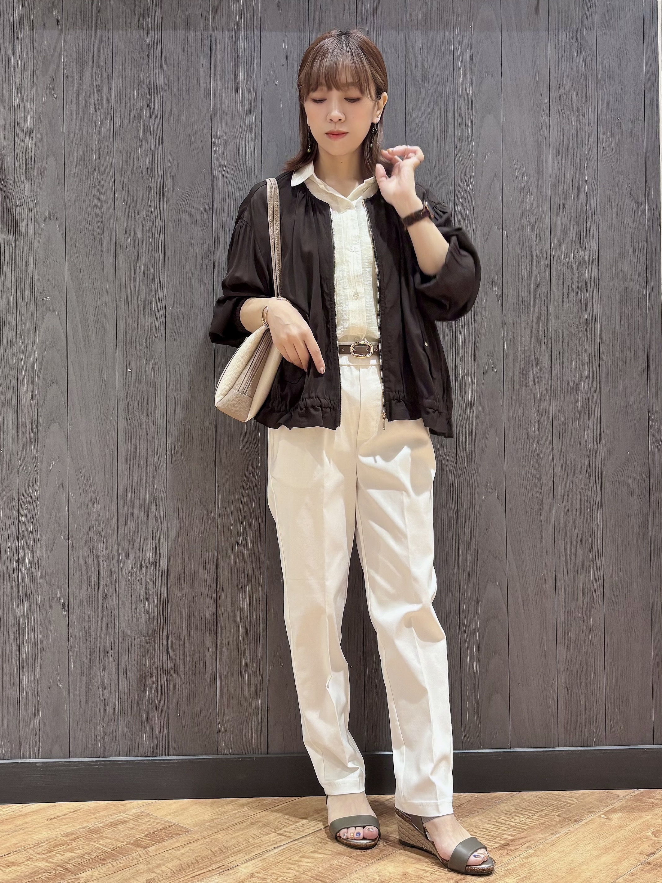 meiさんの「SHOO･LA･RUE｜【S-LL】軽やかな シアーライトブルゾン」を使ったコーディネート