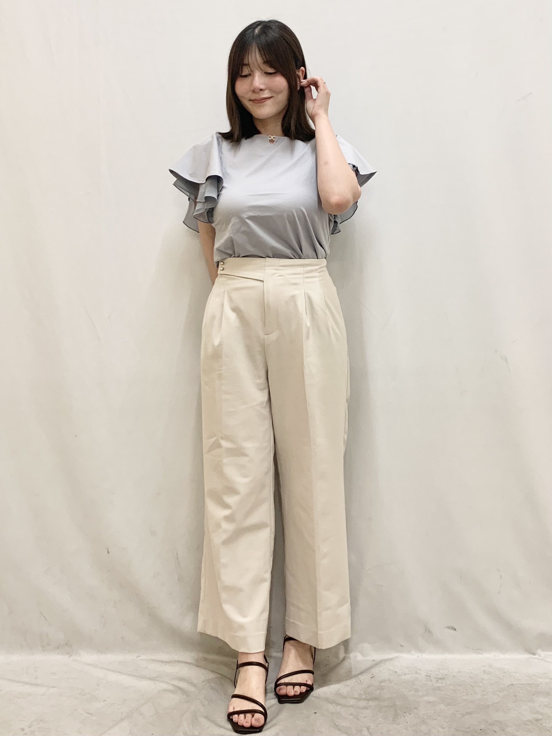 kasumiさんの「index｜【接触冷感／UVケア】シフォンフリルドッキングトップス《洗濯機OK》」を使ったコーディネート
