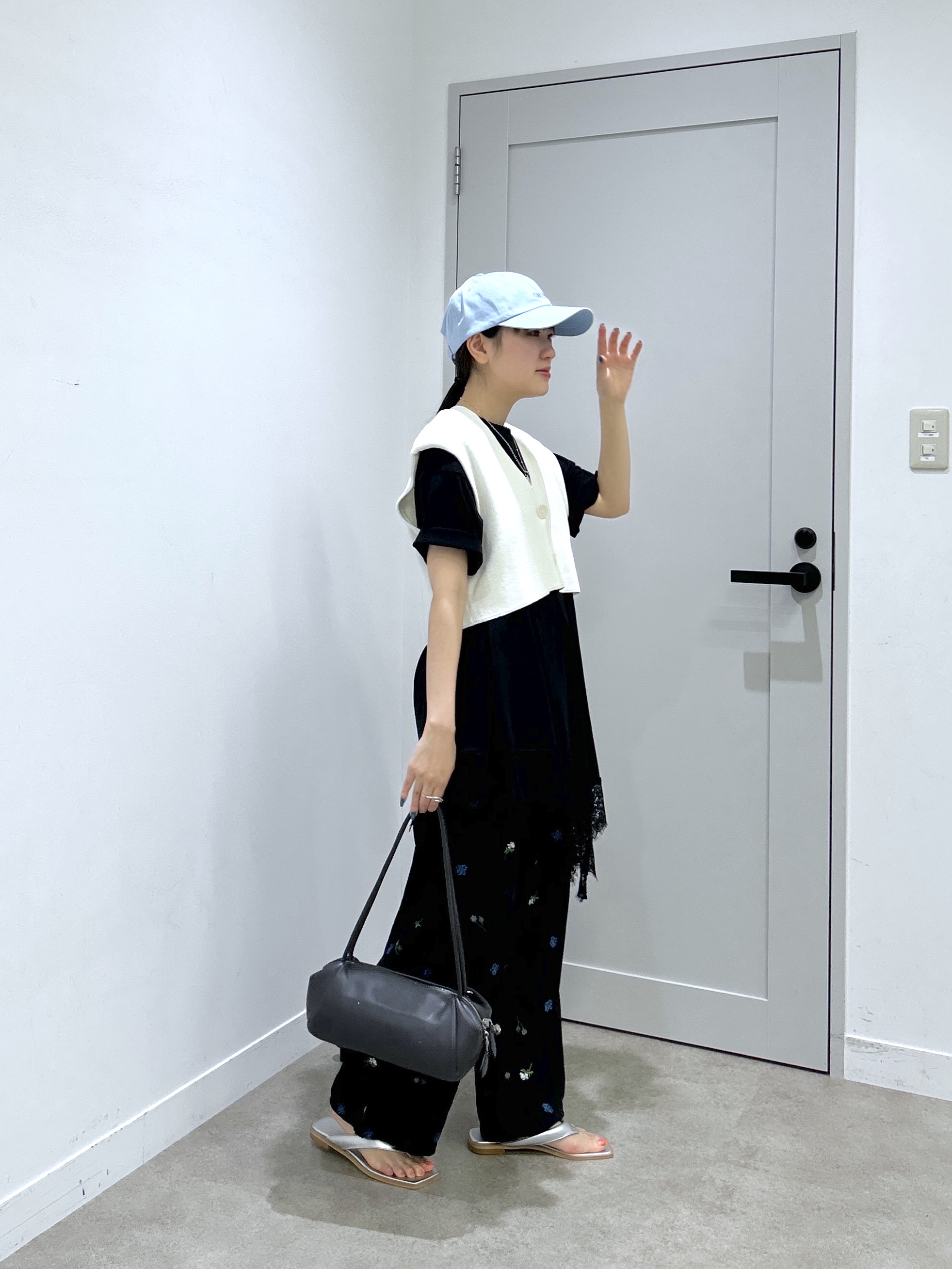 Renoさんの「INDIVI｜裾レースアシメカットソー」を使ったコーディネート