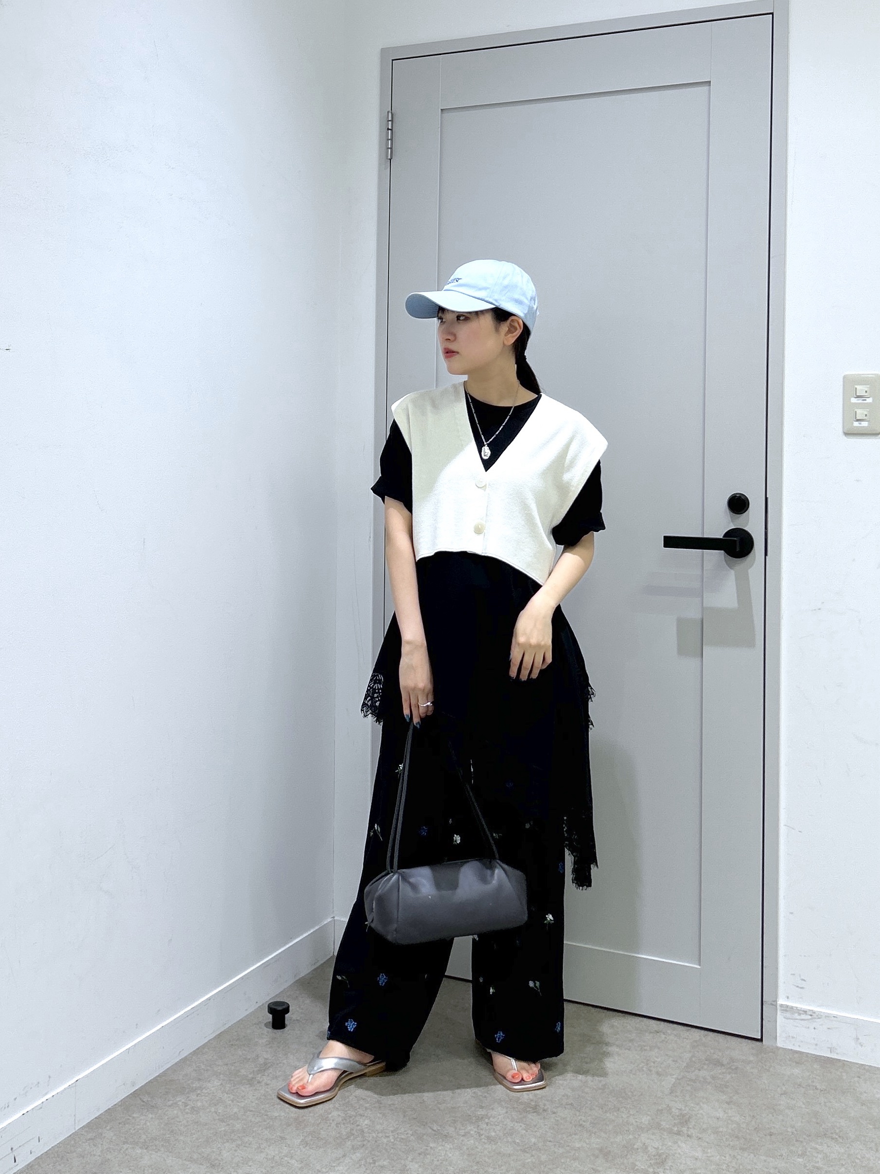 Renoさんの「INDIVI｜裾レースアシメカットソー」を使ったコーディネート