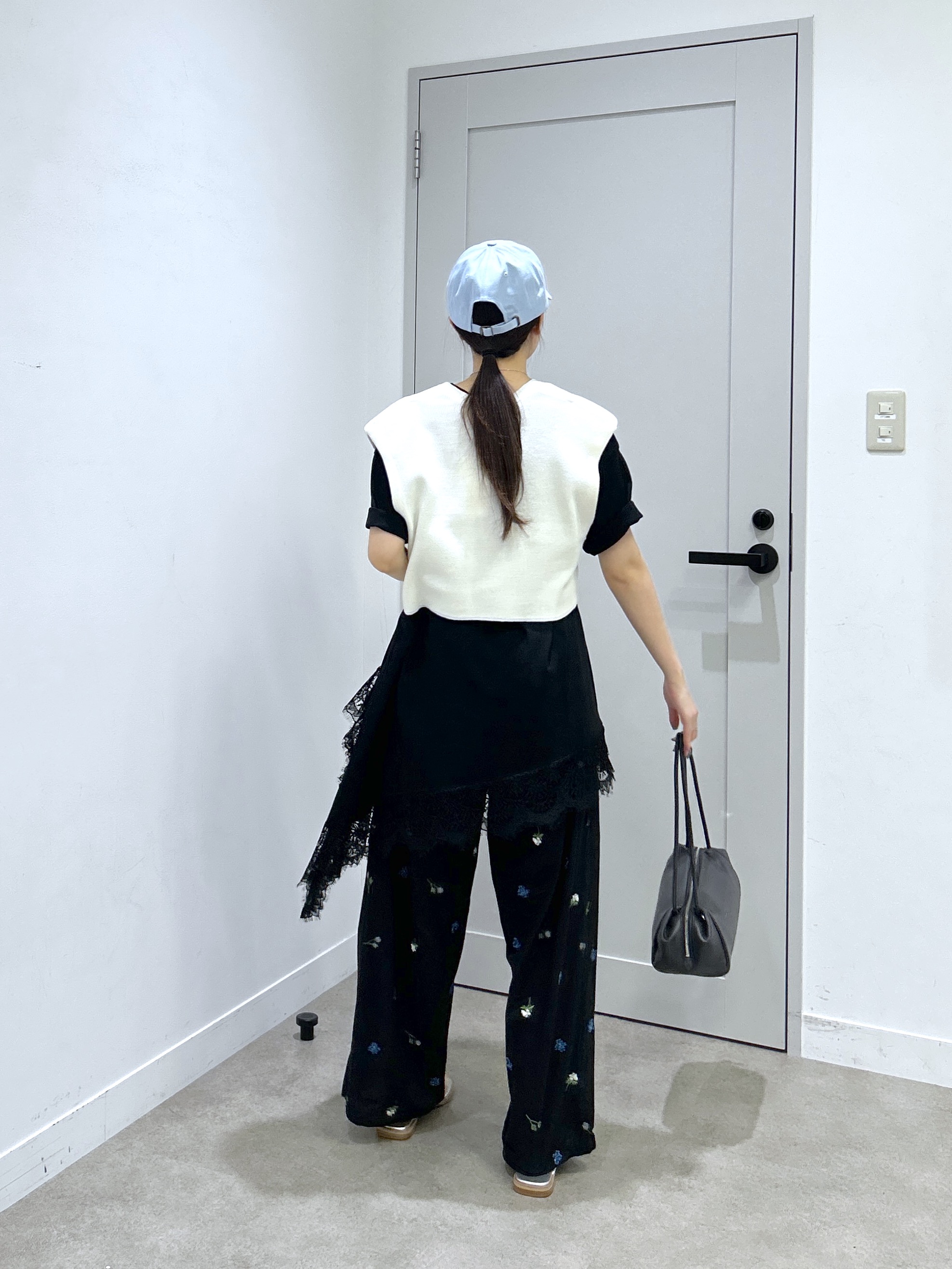 Renoさんの「INDIVI｜裾レースアシメカットソー」を使ったコーディネート
