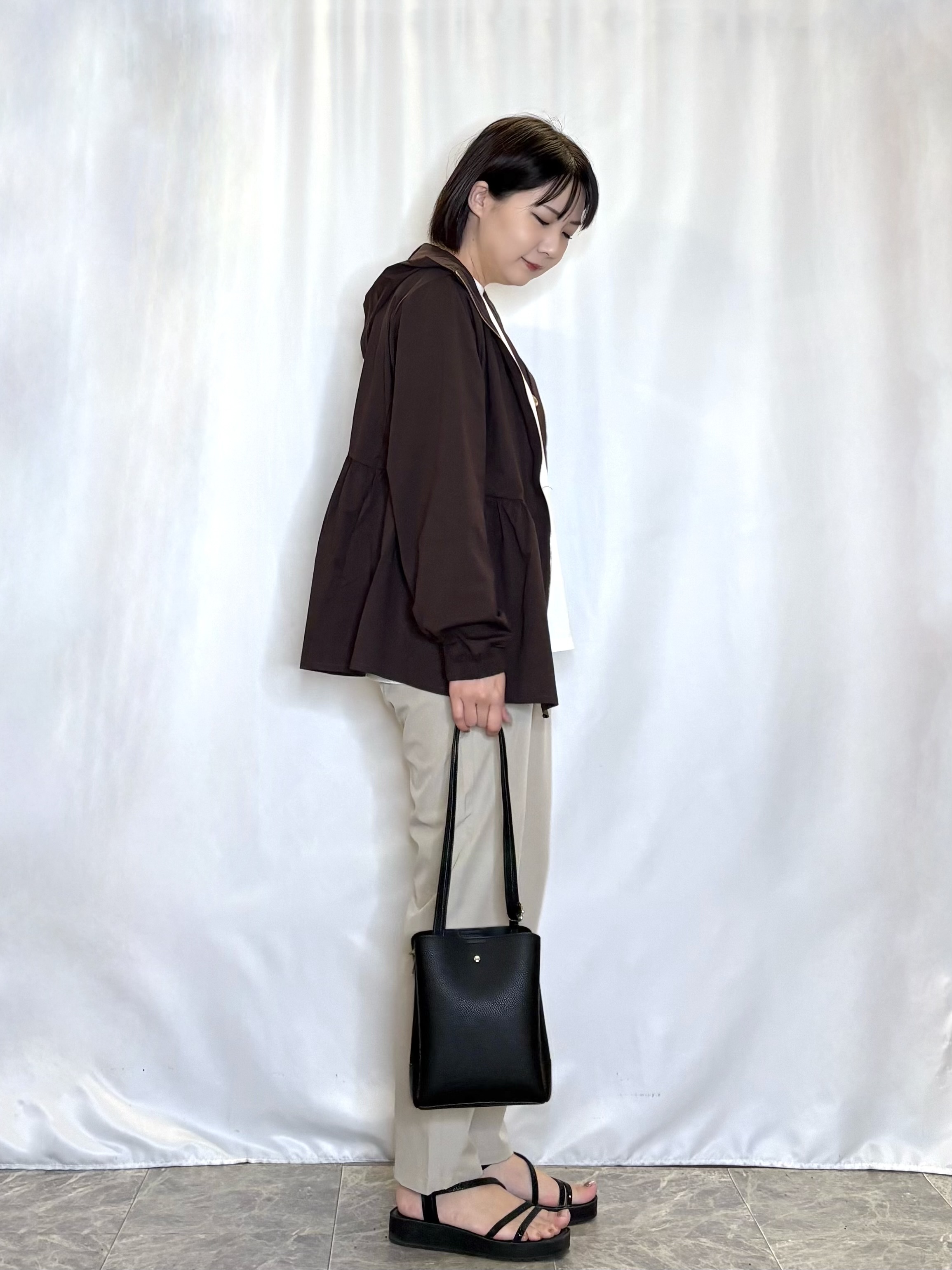 ネリさんの「SHOO･LA･RUE｜【S-LL/体型カバー】日焼け対策にも女性らしさを UVカットペプラムパーカ」を使ったコーディネート