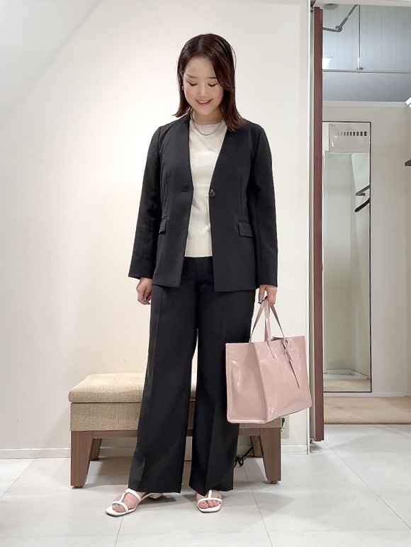 YUIさんの「UNTITLED｜◆【さらりと快適/セットアップ可/UV/接触冷感】スラブカラーレスジャケット」を使ったコーディネート