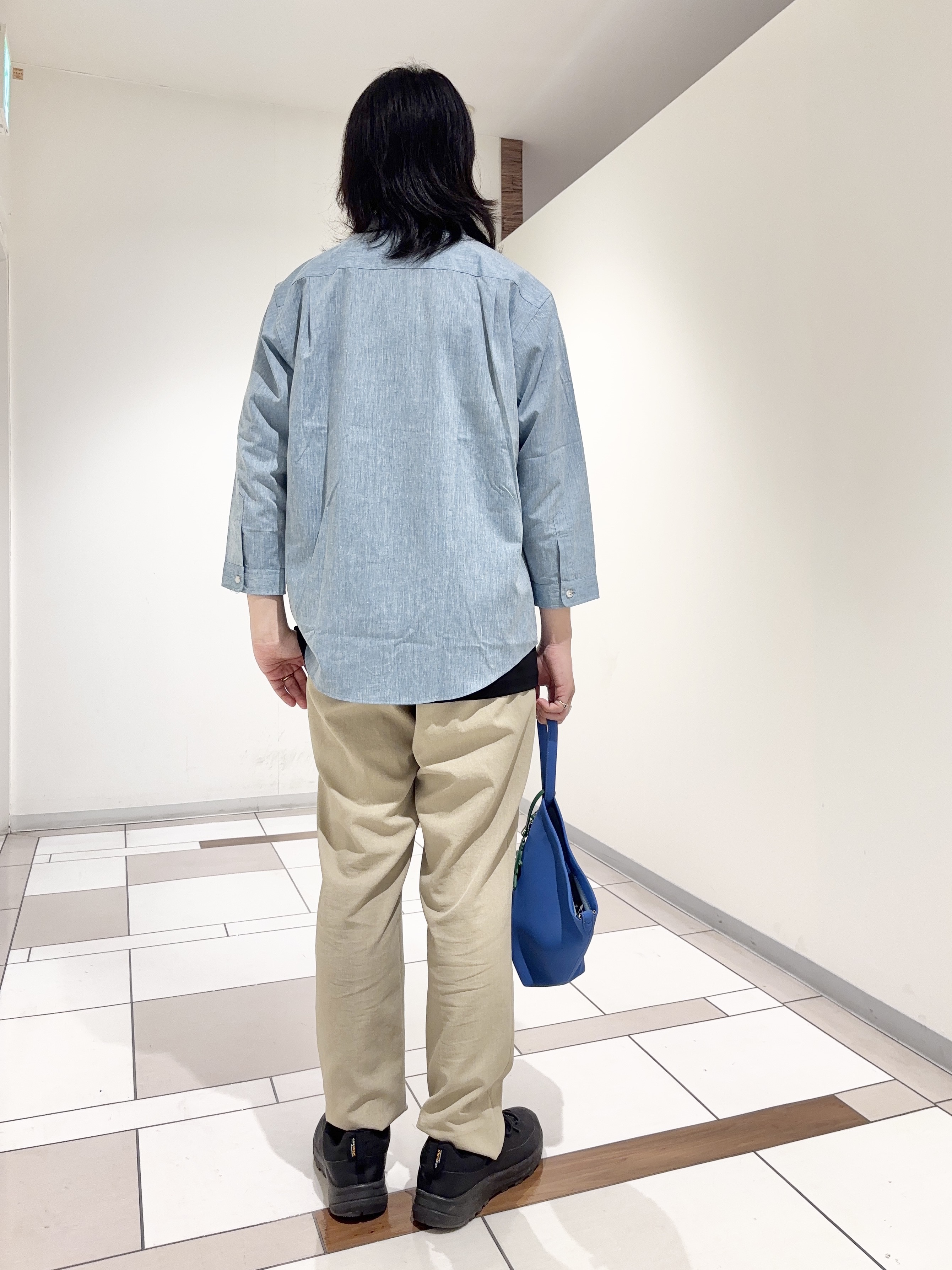 及川さんの「TAKEO KIKUCHI｜【接触冷感】ハイブリッド リネン 七分袖シャツ」を使ったコーディネート