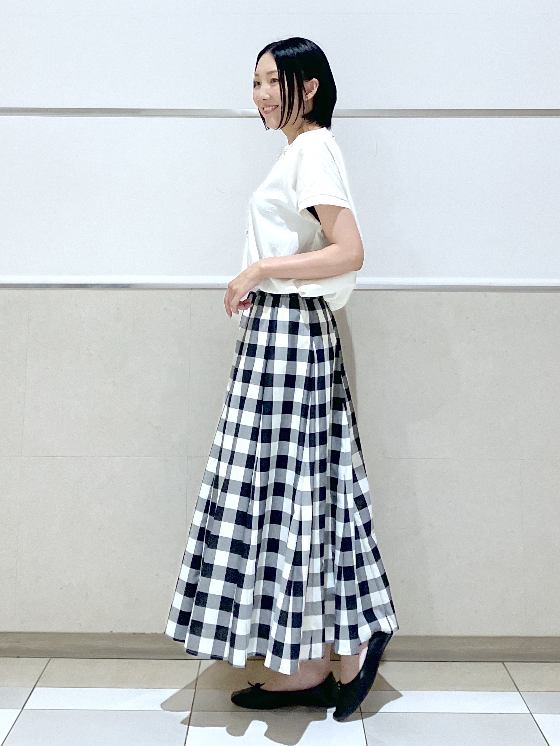 eriko さんの「Dessin｜バンドカラーフロントフリルブラウス」を使ったコーディネート
