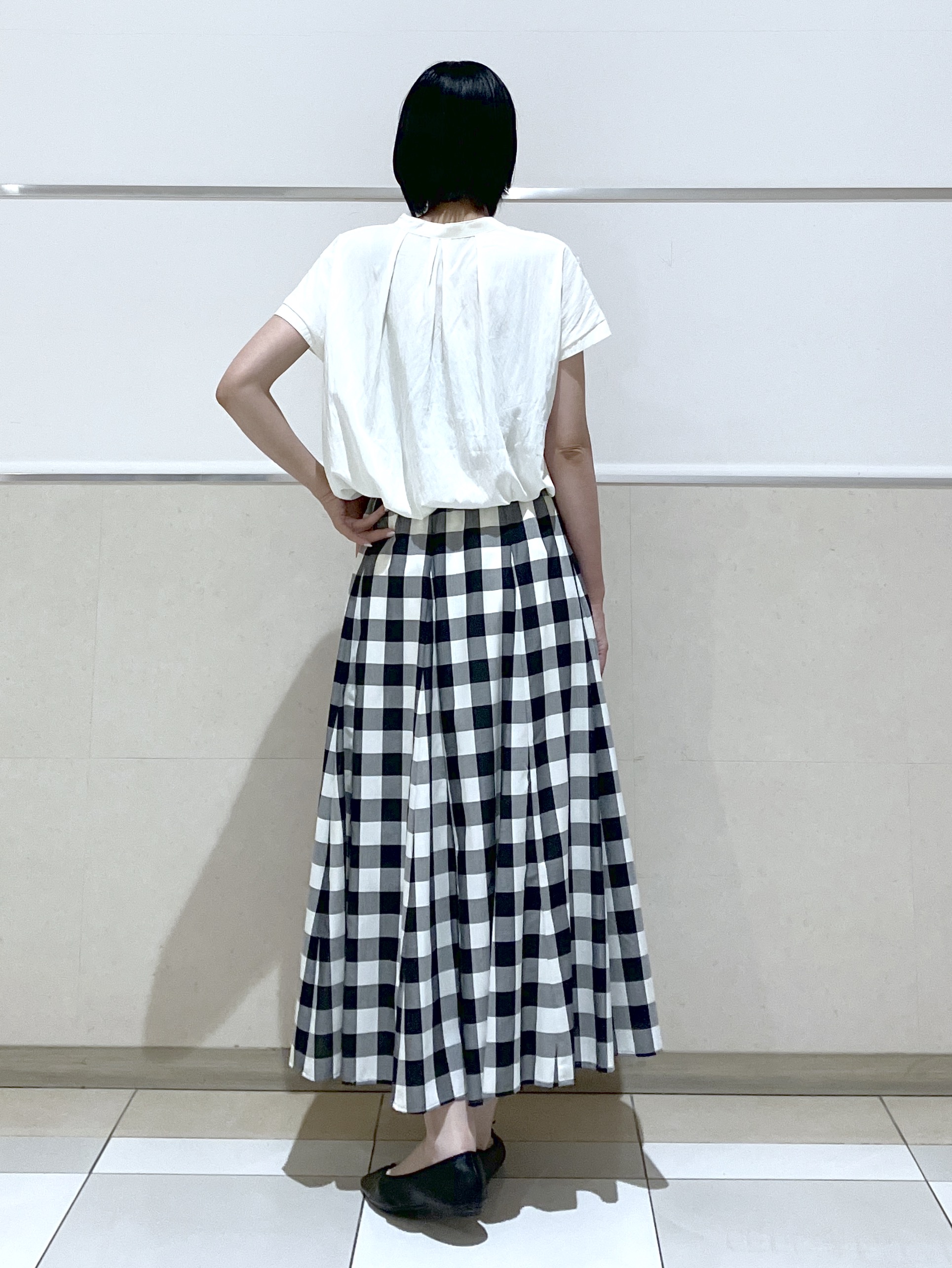 eriko さんの「Dessin｜バンドカラーフロントフリルブラウス」を使ったコーディネート